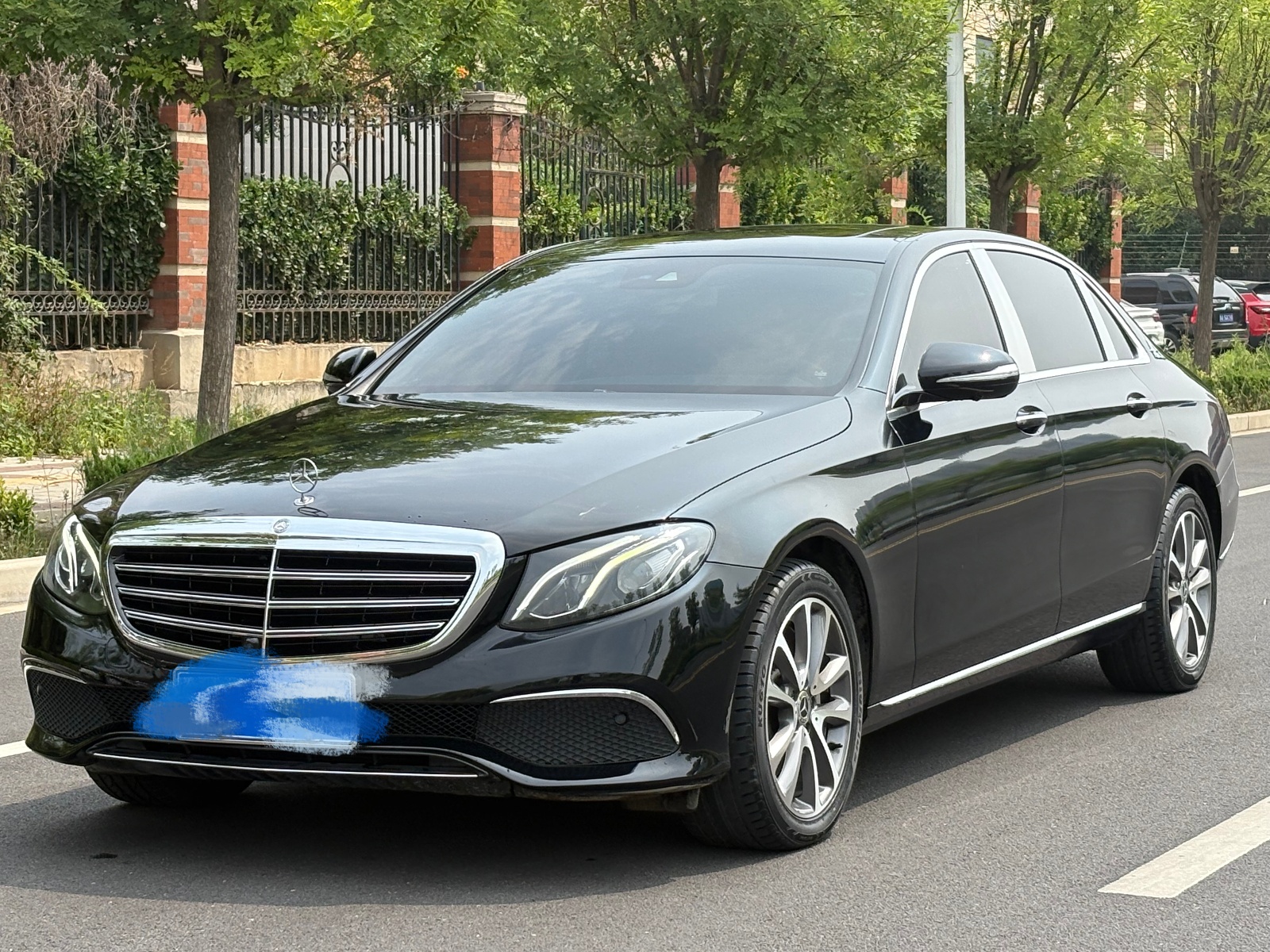 2016款 奔驰E级 E 300 L 时尚型