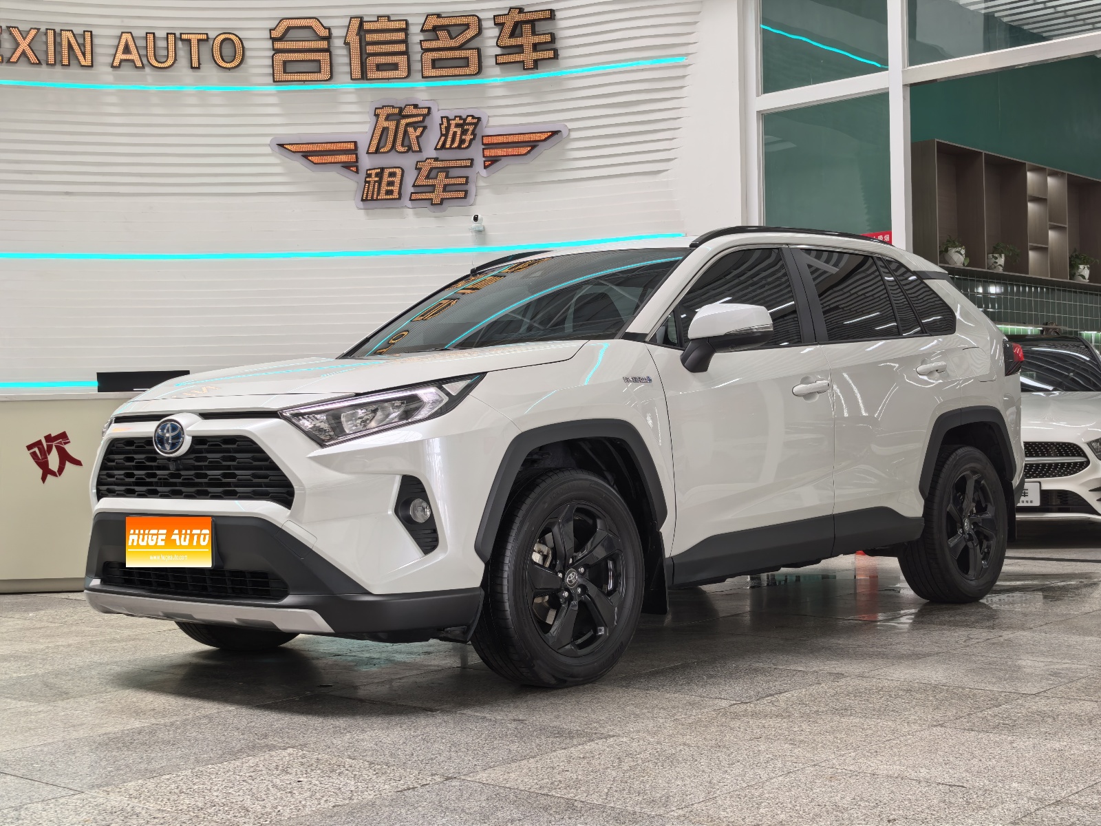 2021款 RAV4荣放 改款 双擎 2.5L E-CVT四驱精英PLUS版