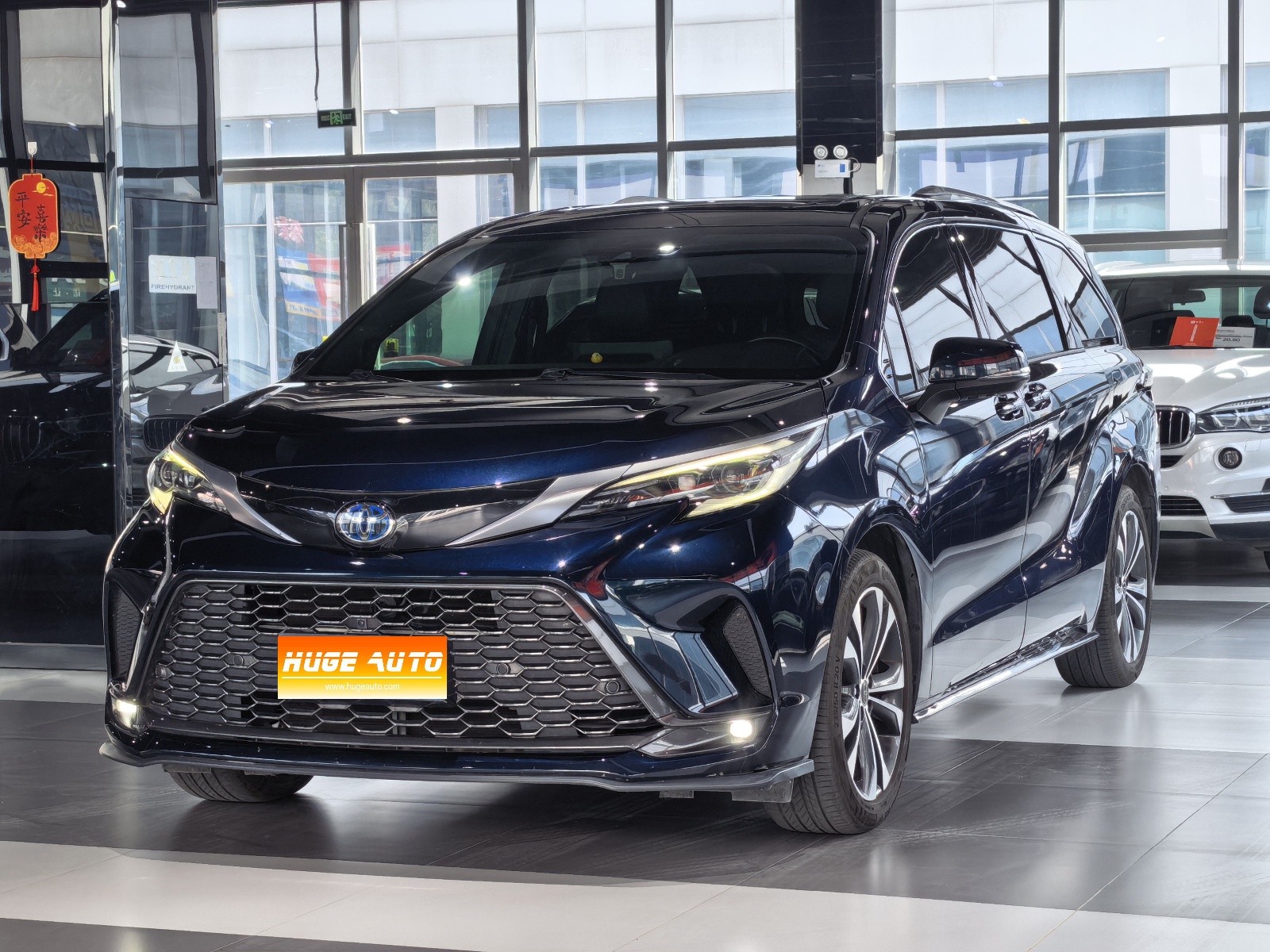 MY2023 Granvia 2.5L Hybrid Flagship VIP