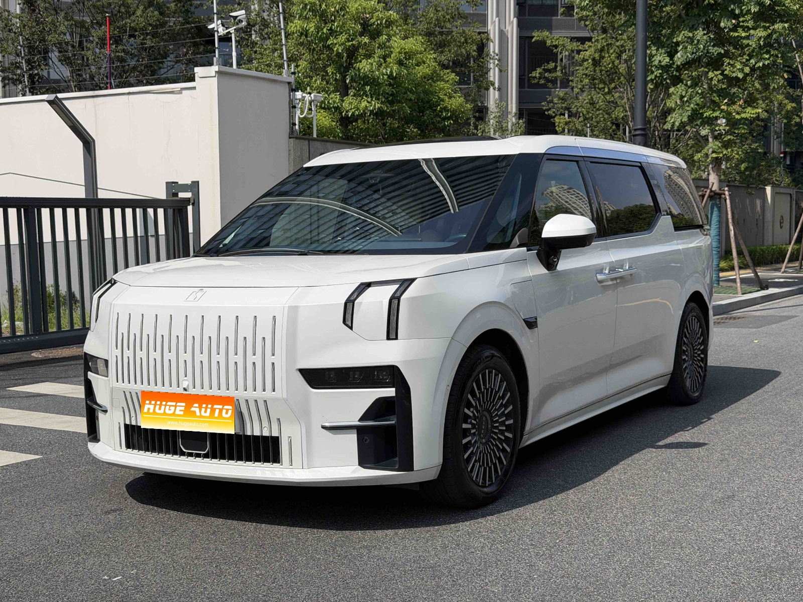 MY2022 ZEEKR 009 ME