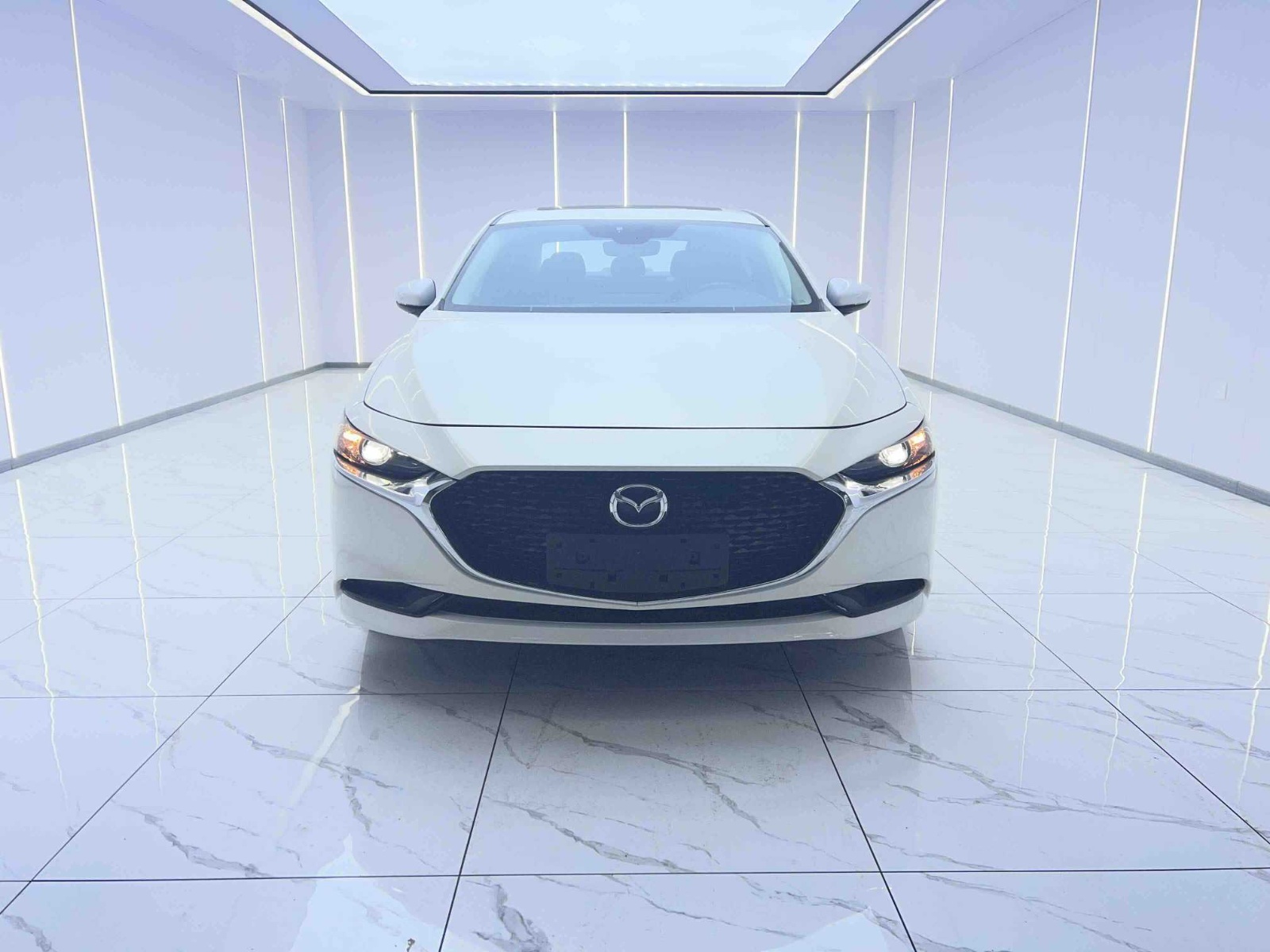 MY2021 Mazda 3 Axela 2.0L AT Glare Version