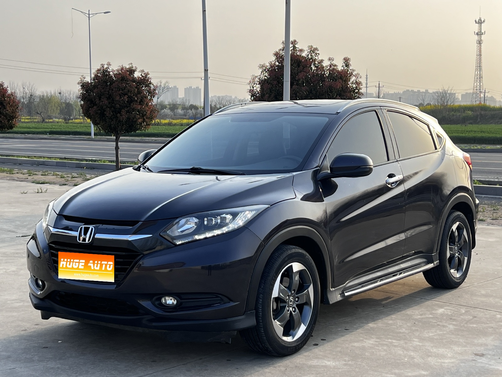 MY2015 Vezel 1.8L CVT 2WD Luxury Version 