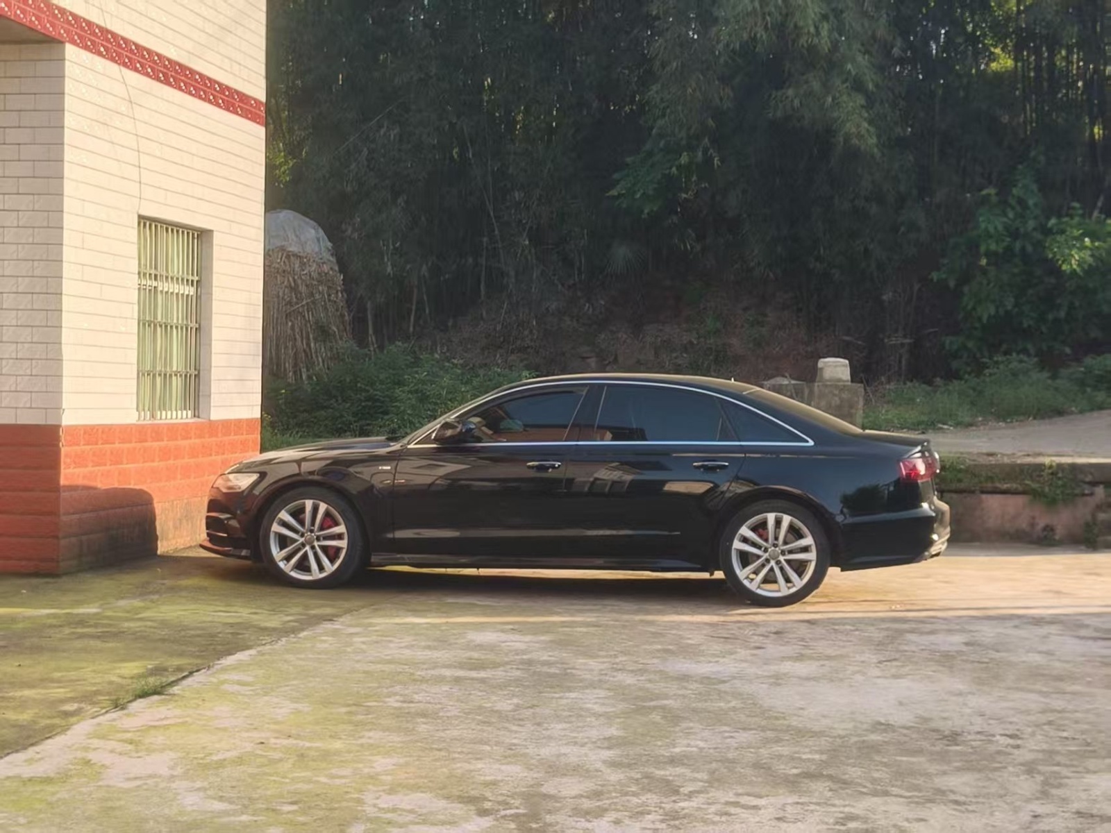 2018款 奥迪A6L 30周年型 45 TFSI quattro 运动型