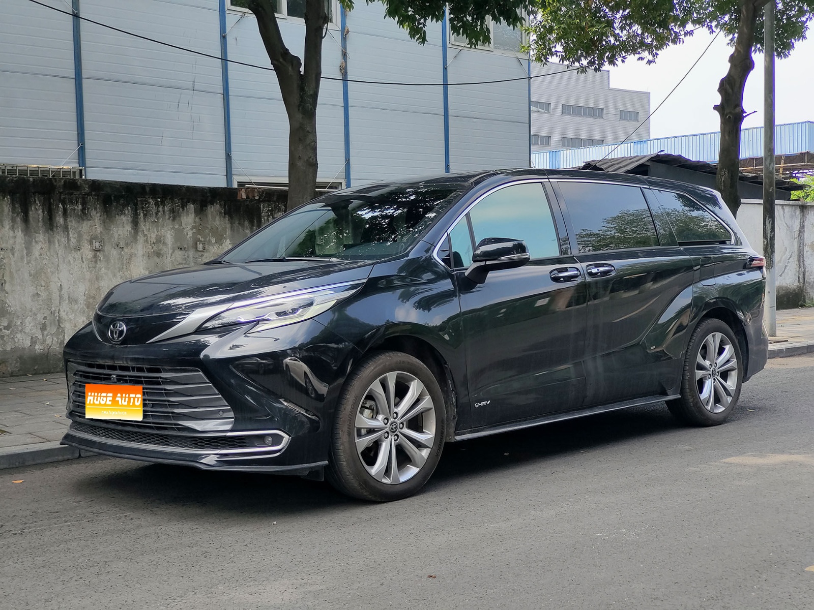 MY2024 SIENNA 2.5L Hybrid Distinguished