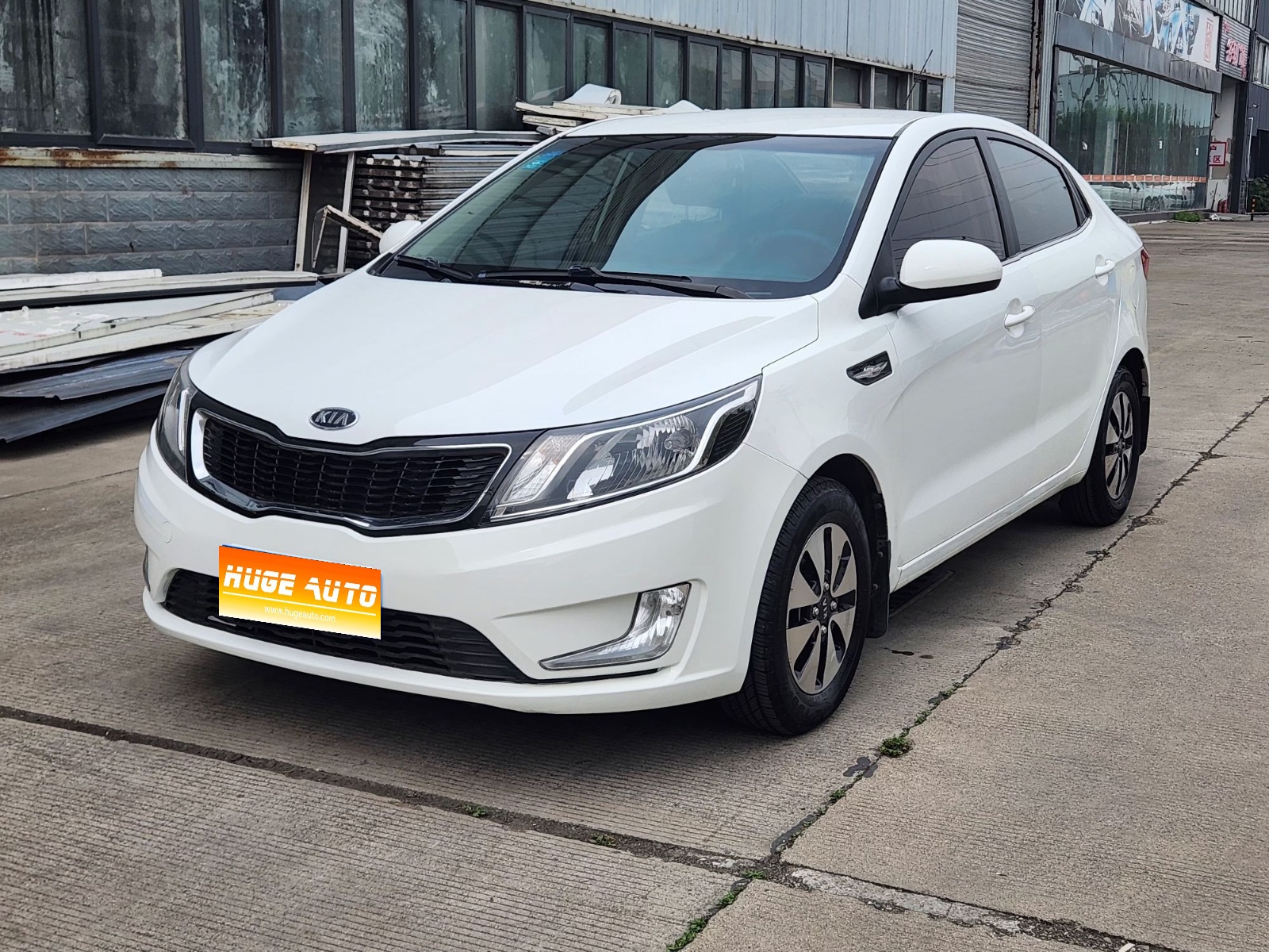 2012款 起亚K2 三厢 1.4L MT GLS纪念版