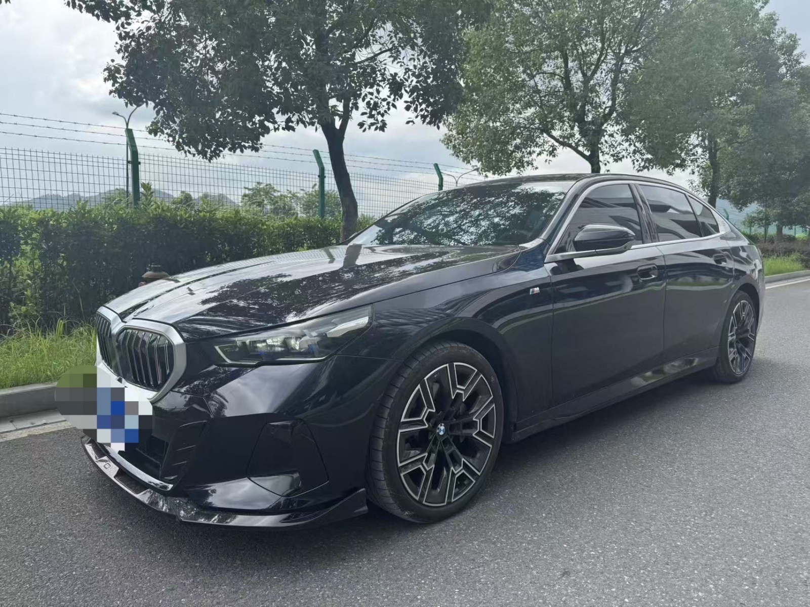 MY2025 BMW 5 Series 530Li Exclusive M Sport kit