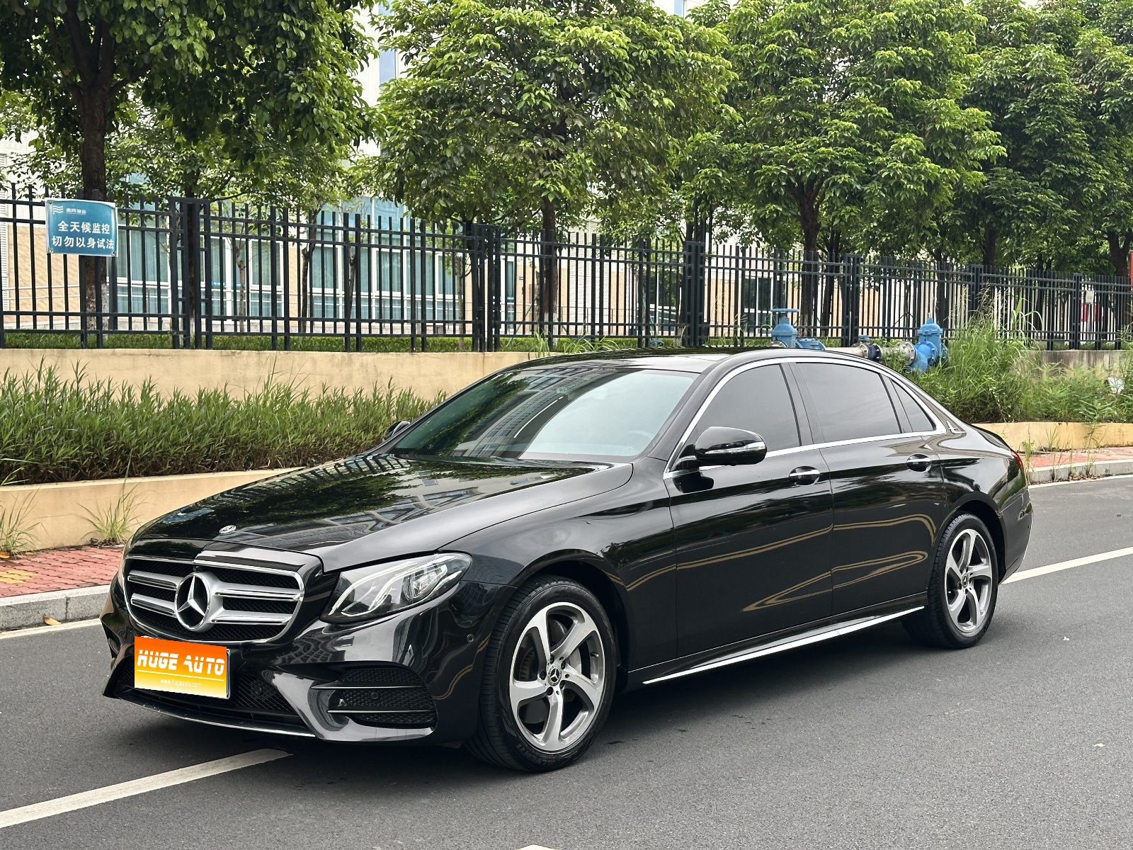 2016款 奔驰E级 E 300 L 运动豪华型