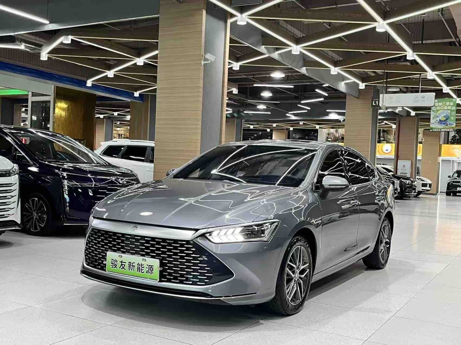 MY2021 Qin PLUS DM-i 55KM Flagship