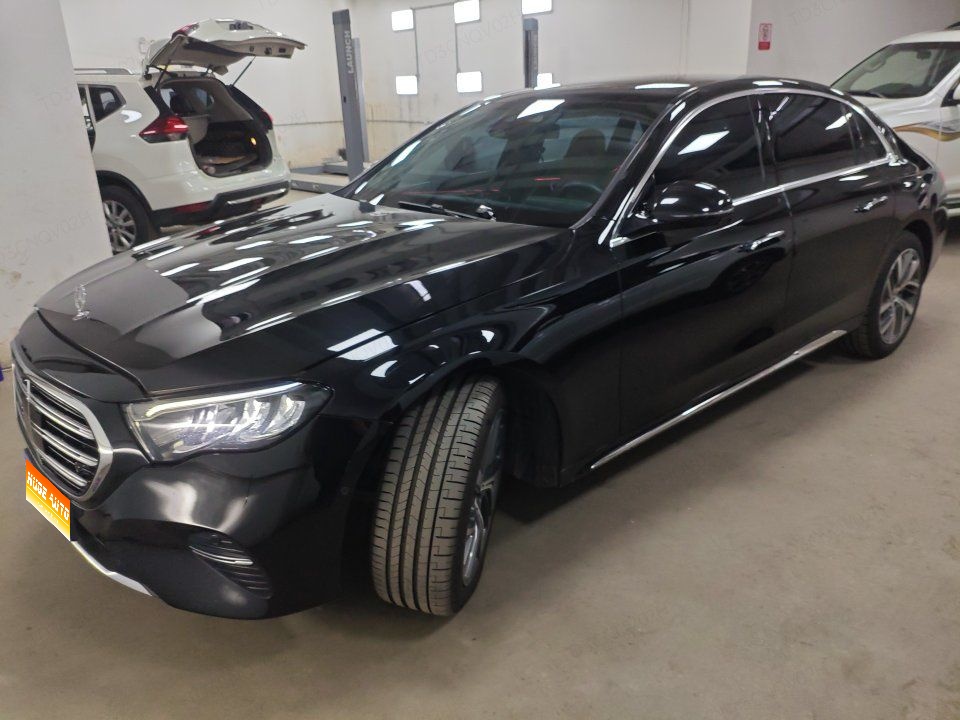 2024款 奔驰E级 E 300 L 时尚型