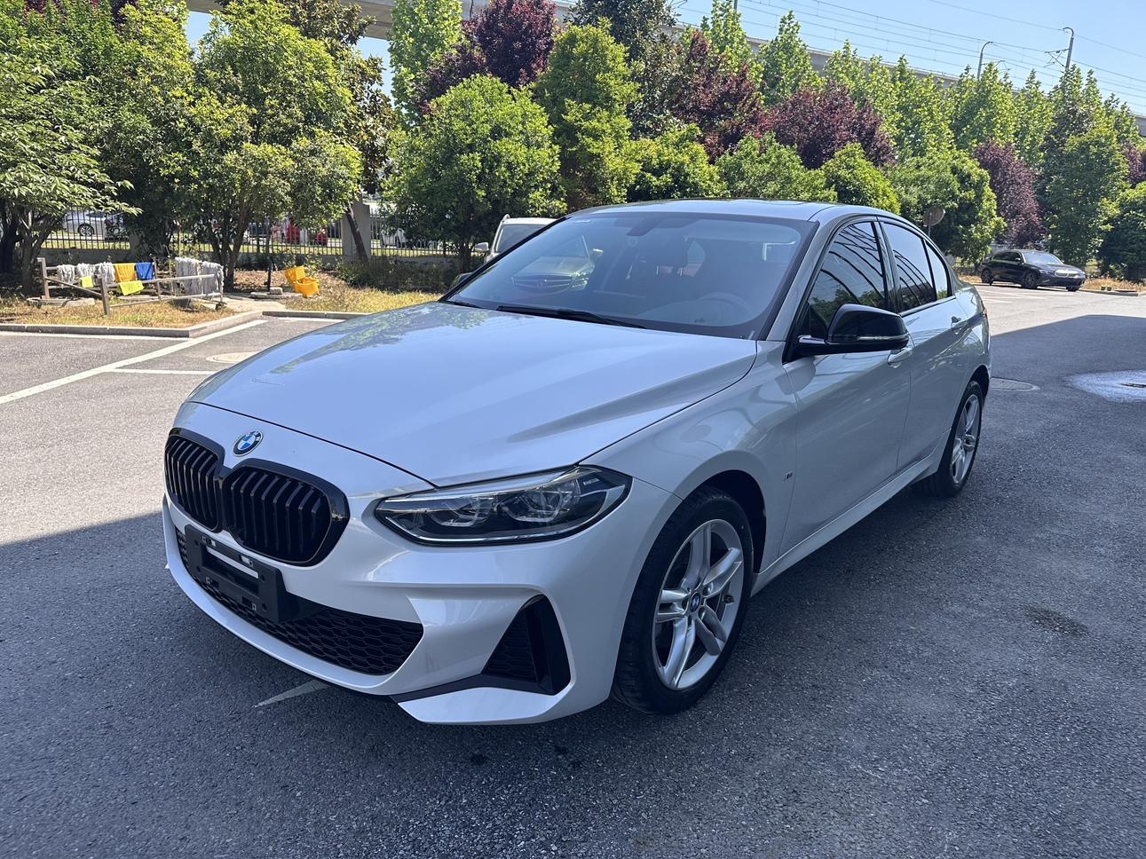 MY2023 BMW 1 Series 120i M Sport Night Kit
