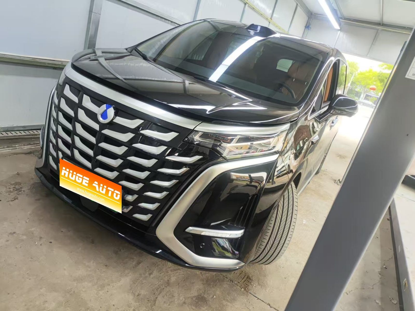 MY2025 DENZA D9 DM-i iDrive 1020 4WD Honor