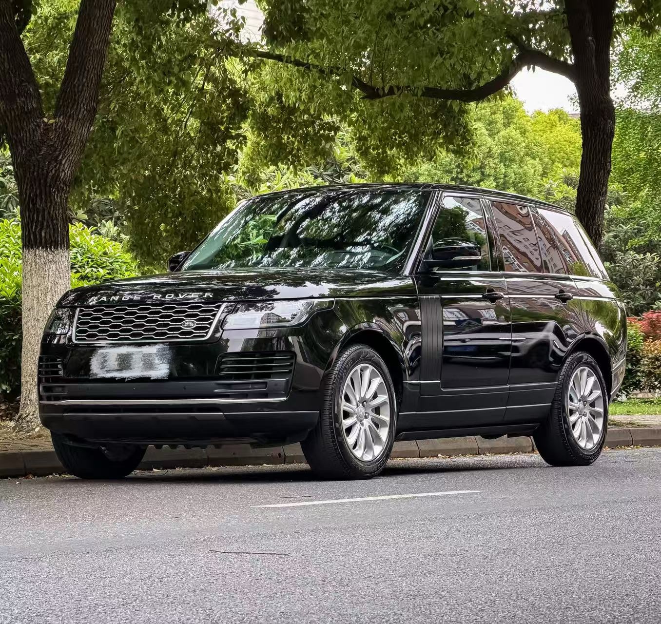 MY2021 Range Rover 3.0 L6 Legend Version