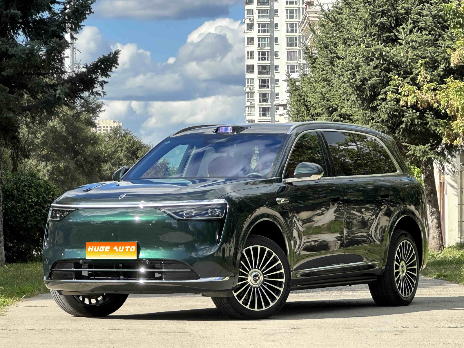 2025款 问界M8 增程 Ultra版 53.4kWh 6座版 (192线激光雷达）
