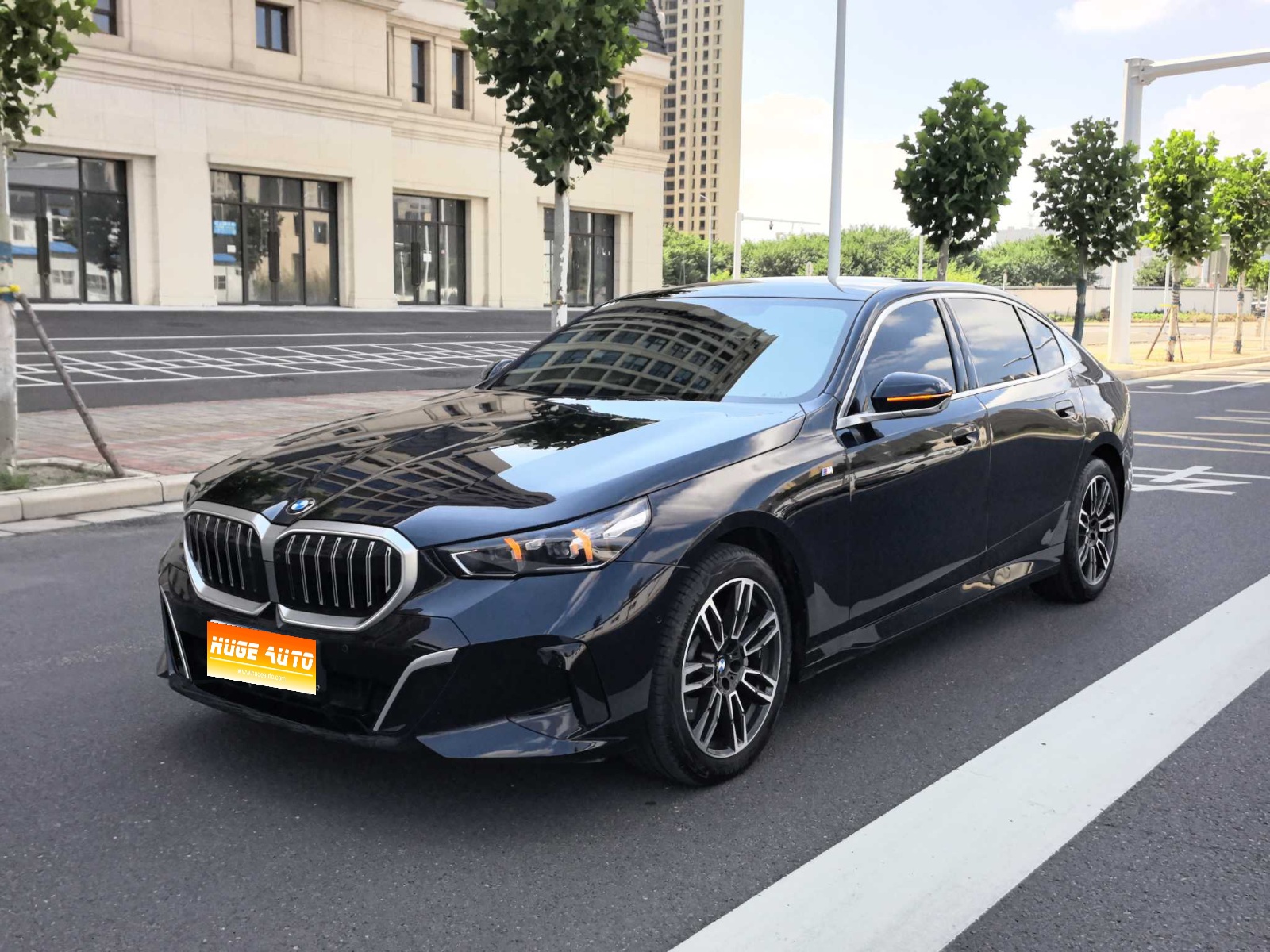 MY2024 BMW 5 Series 530Li Lead Version M Sport kit