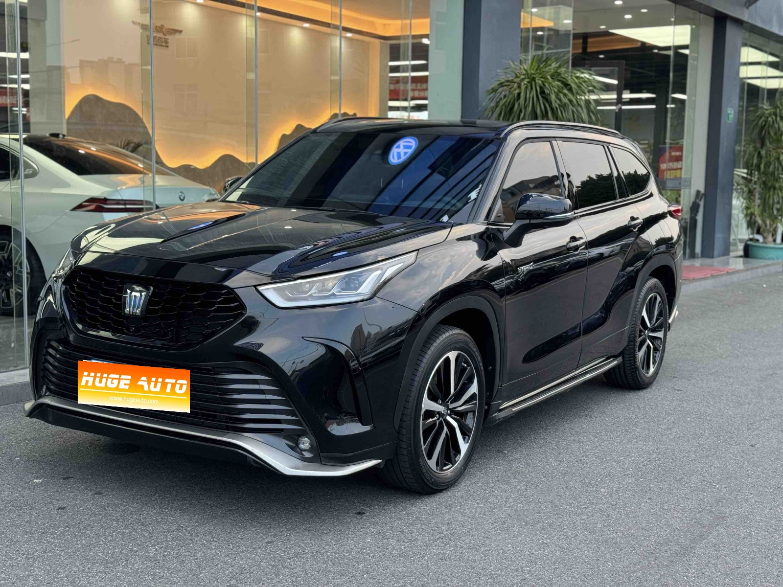 MY2022 Crown Kluger 2.5L HEV 4WD Luxury Version 