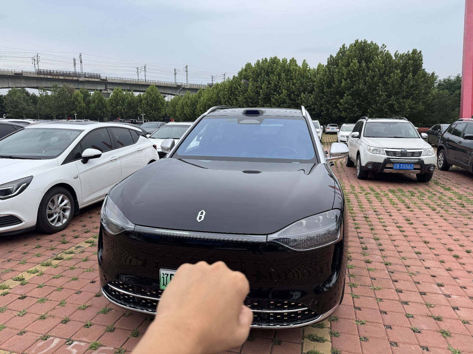 2024款 问界M9 增程 Ultra版 42kWh 6座版