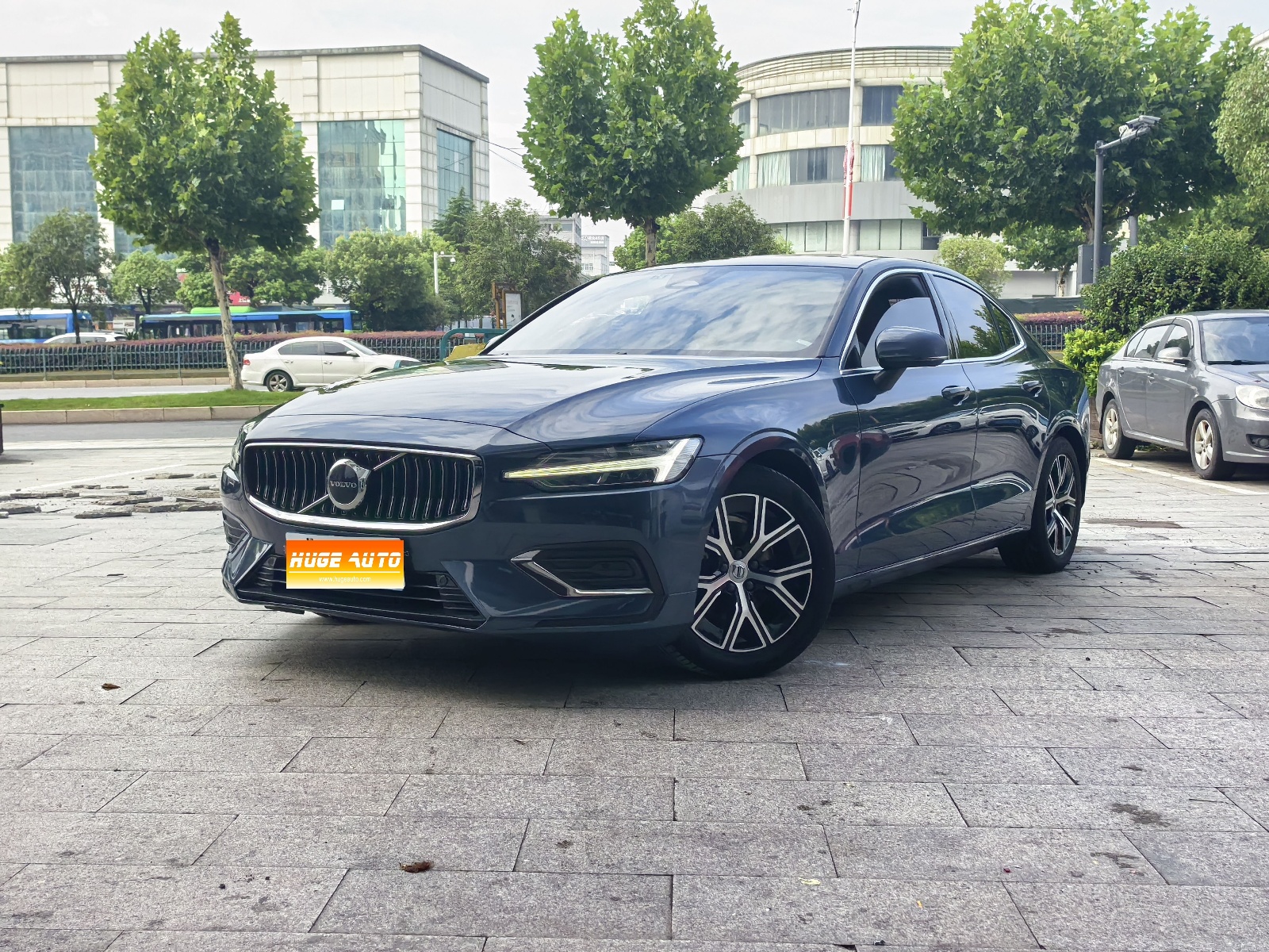 2023款 沃尔沃S60 B4 智逸豪华版