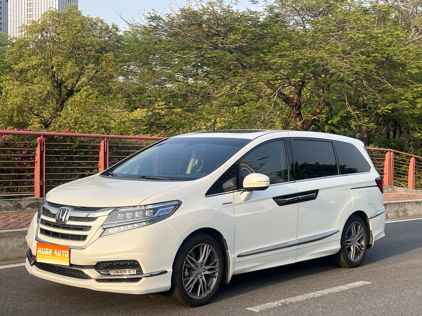MY2019 Elysion 2.0L Hybrid Luxury Version 