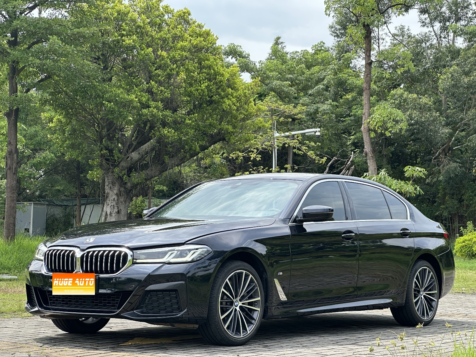 MY2022 BMW 5 Series 530Li Lead Version M Sport Kit 