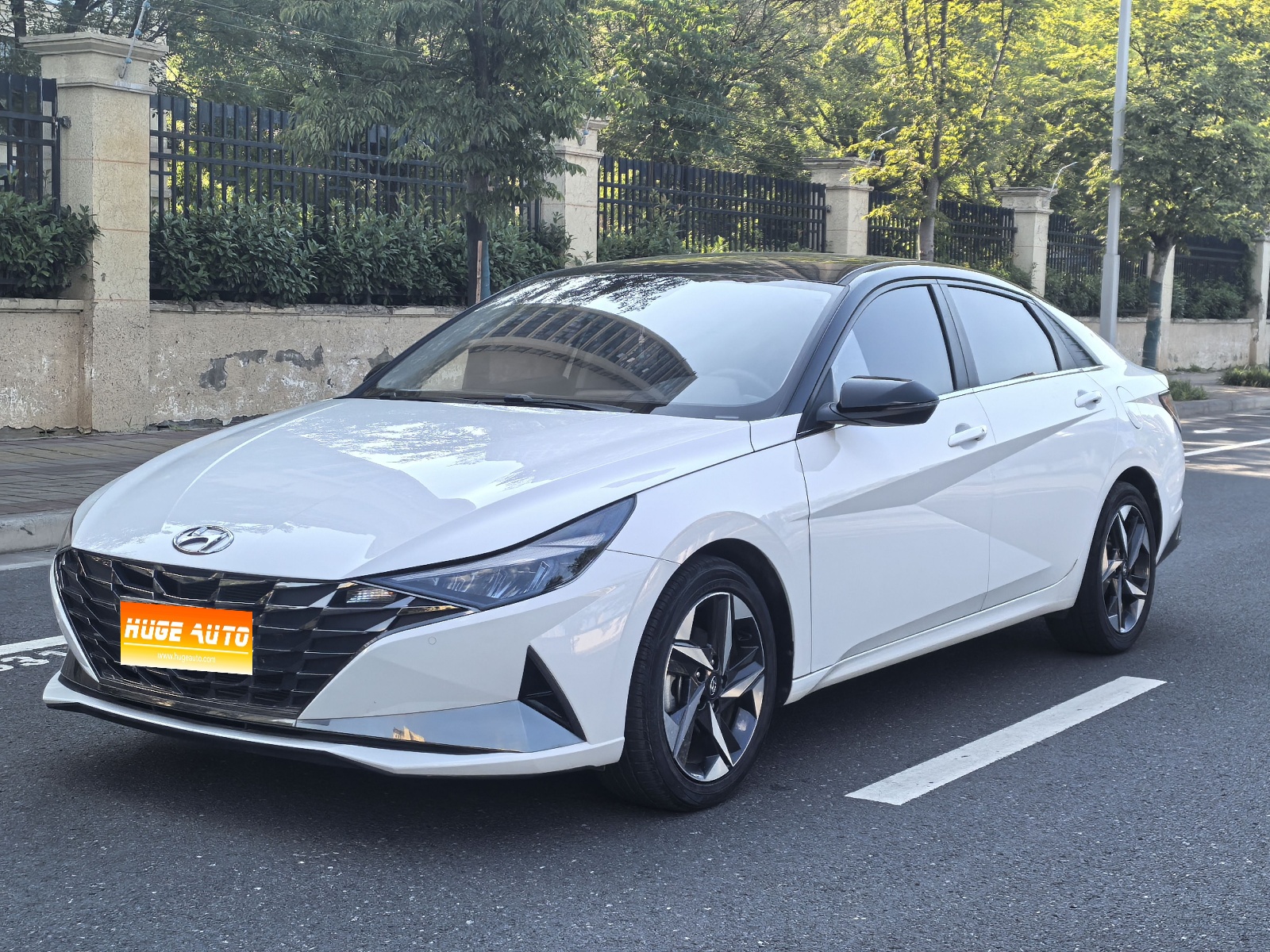 MY2022  Elantra (Gen3-4)  1.5L CVT LUX Luxury