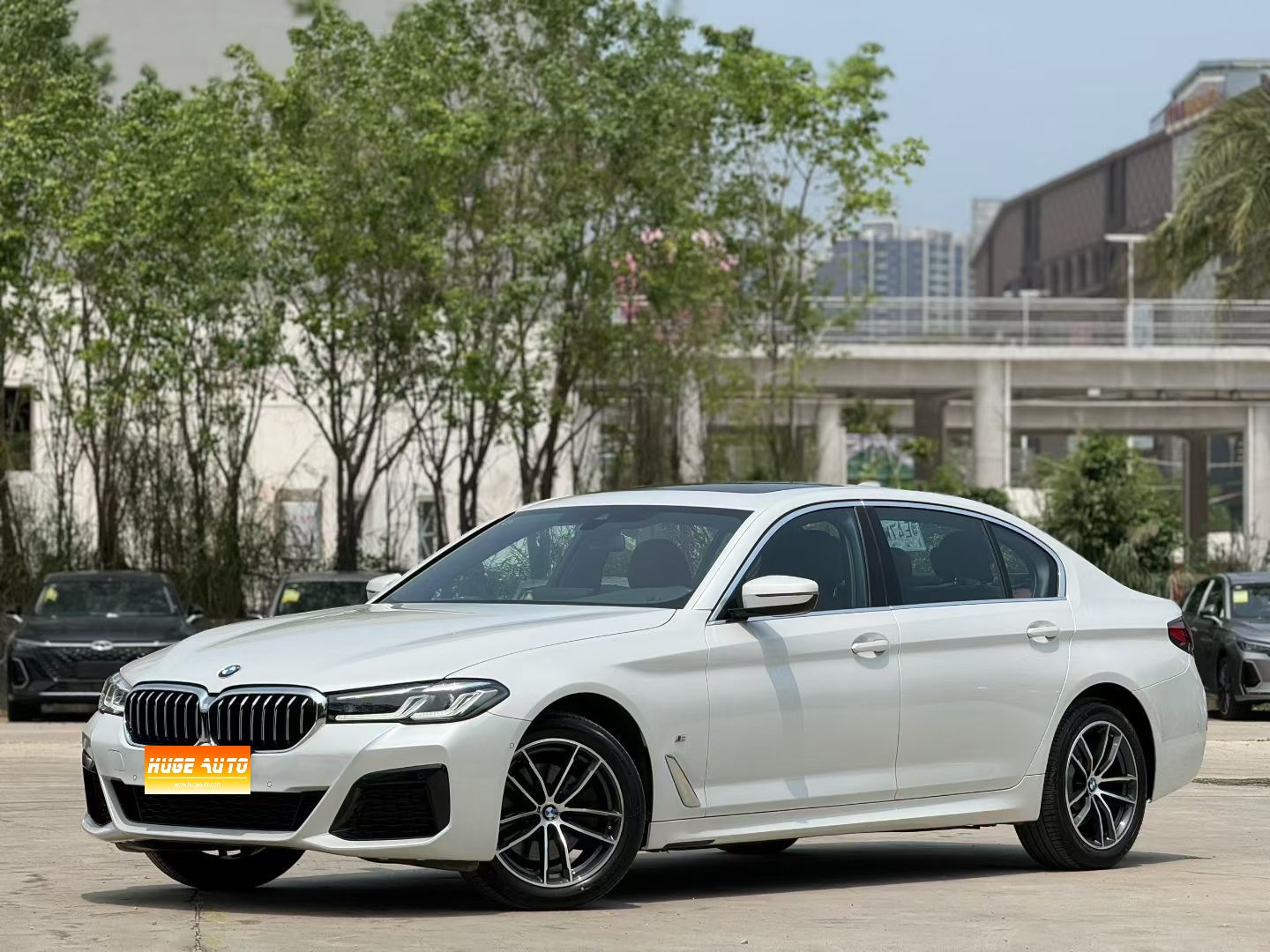 MY2022 BMW 5 Series Facelift II 525Li M Sport Kit 