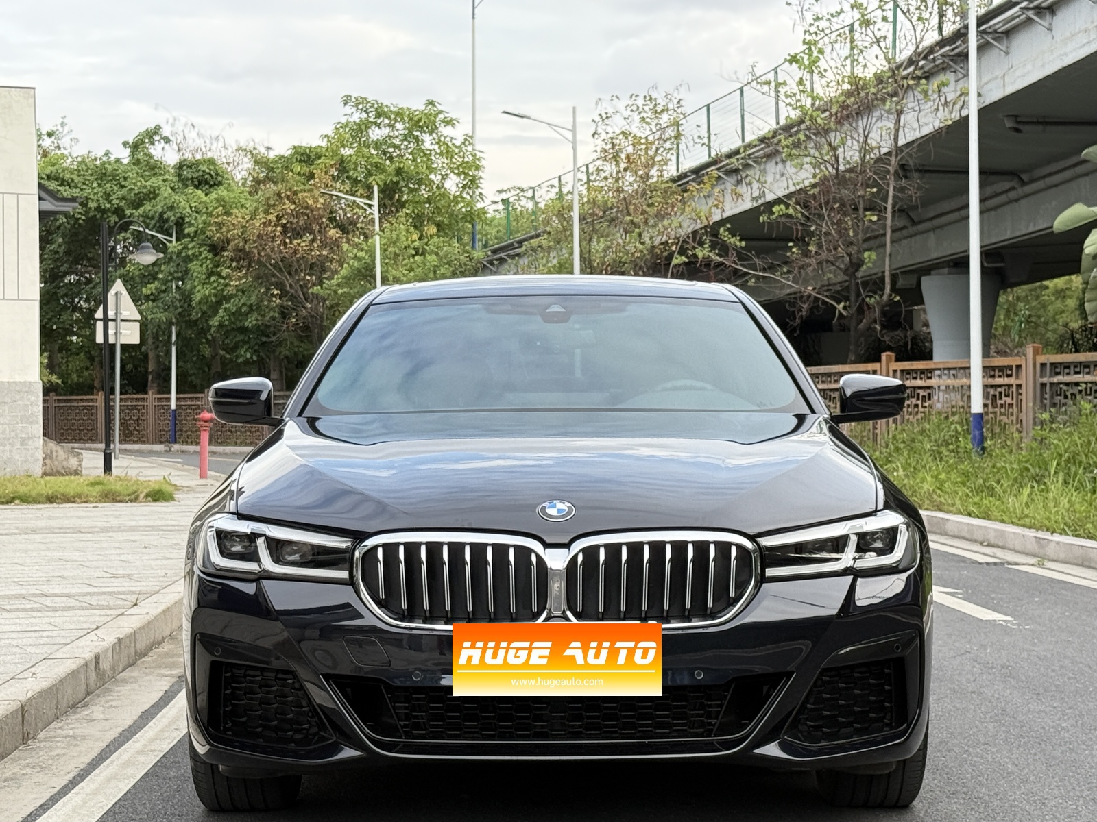 MY2022 BMW 5 Series 530Li Lead Version M Sport Kit 