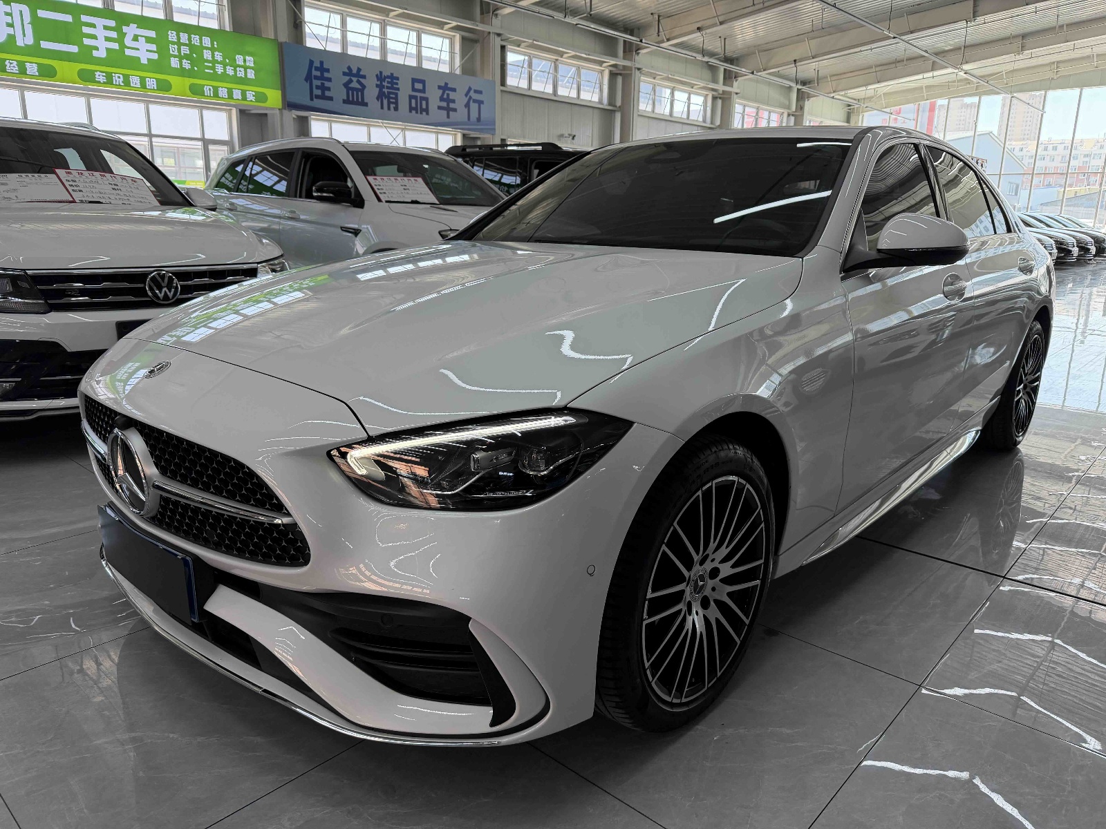 2023款 奔驰C级 改款 C 200 L 运动版