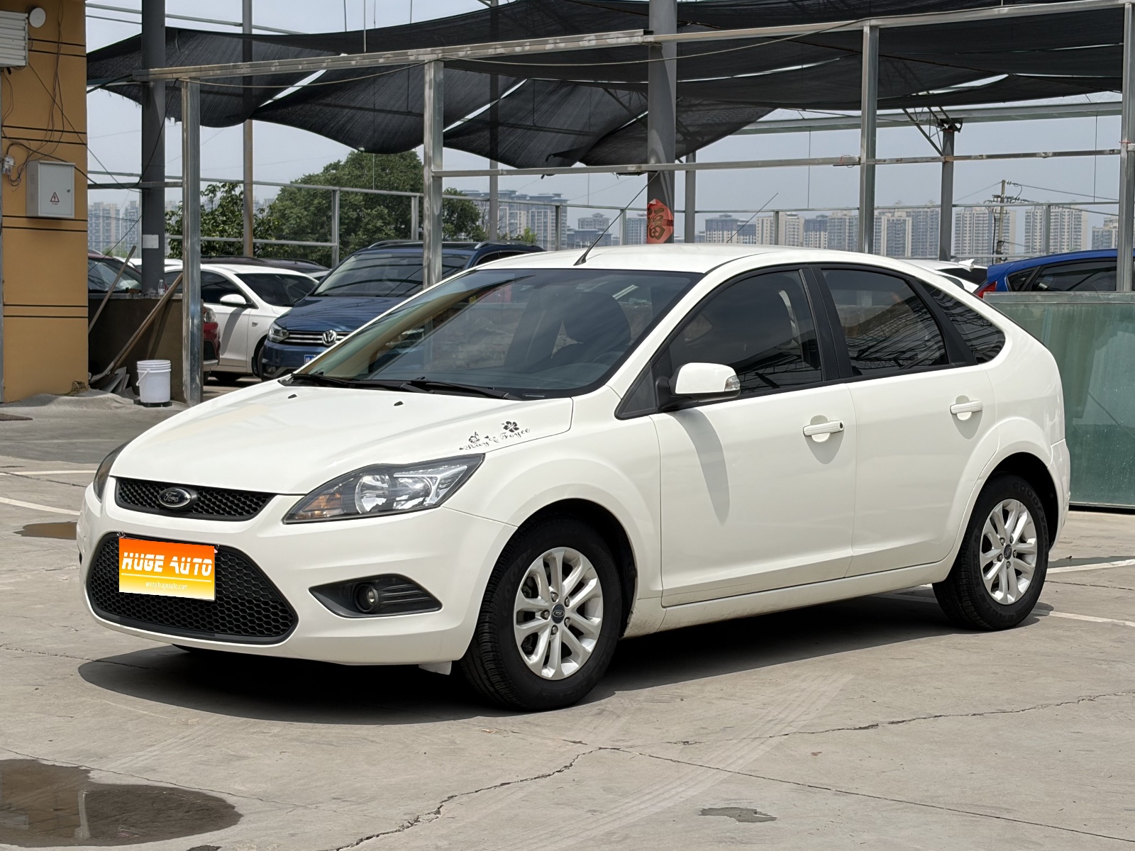MY2013 Focus Hatchback Classic 1.8L AT Basic 