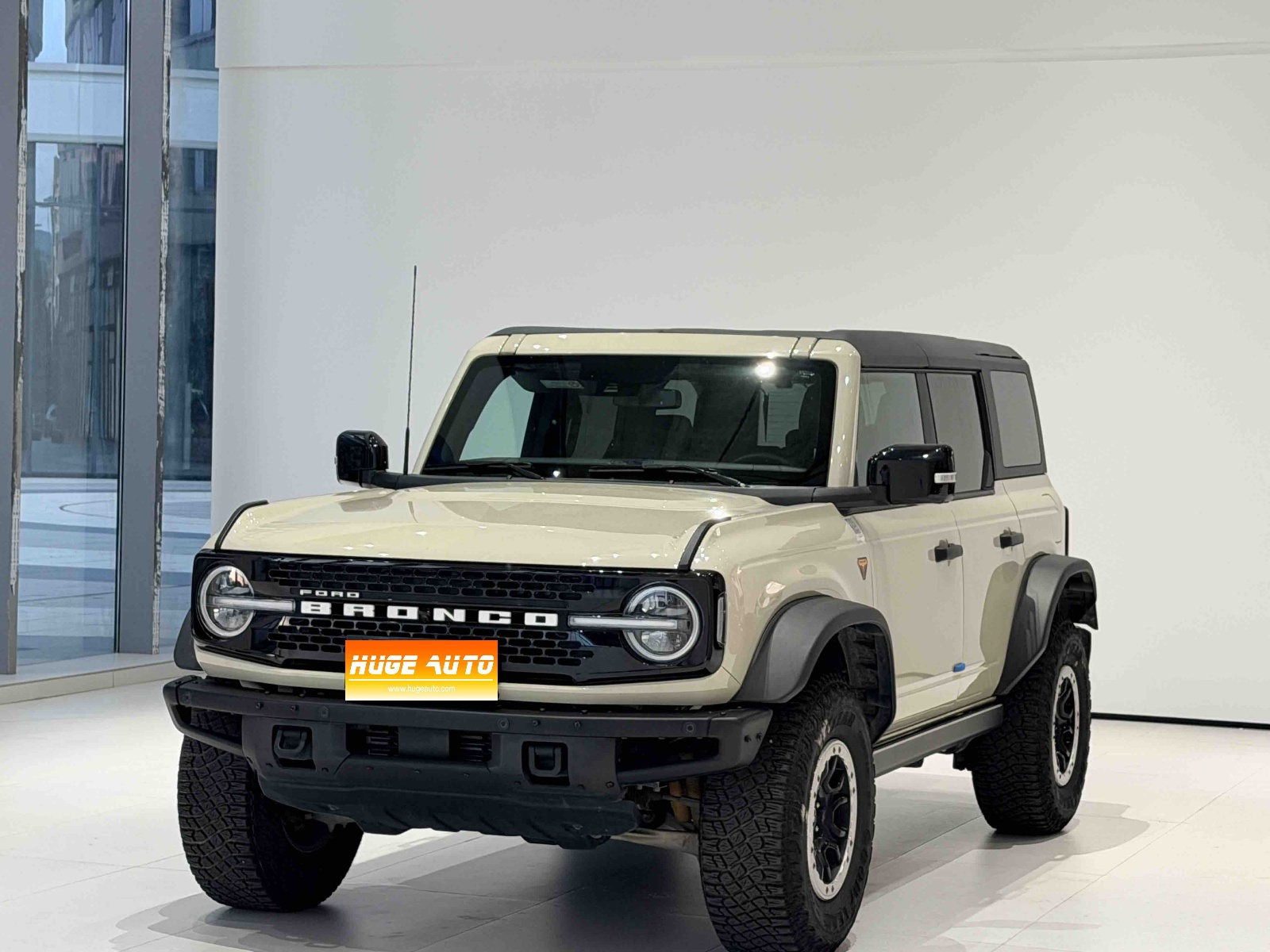 MY2024 Ford Bronco 2.3T Badlands