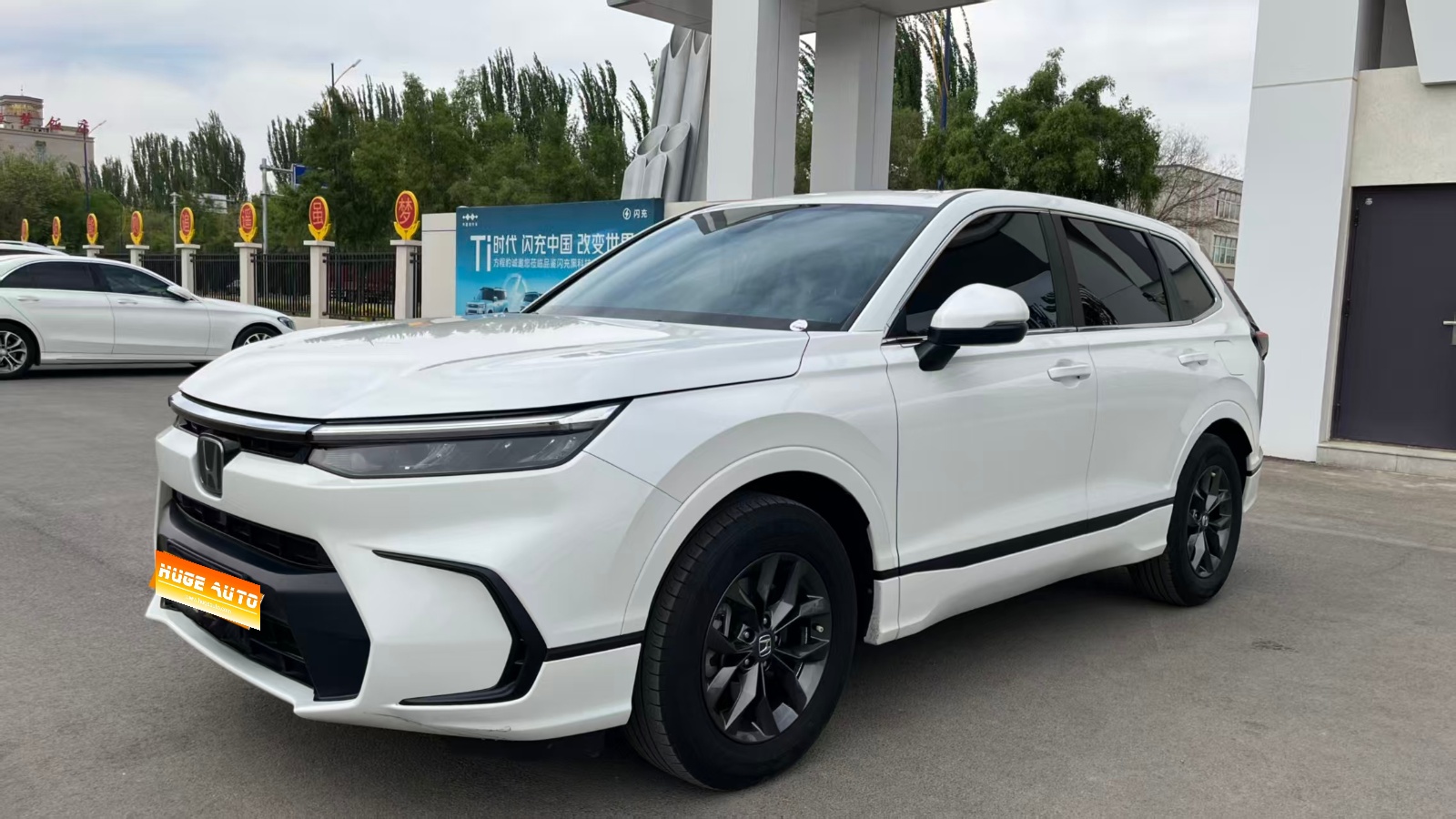 MY2023 BREEZE 240TURBO 2WD Luxury Version 5 seats
