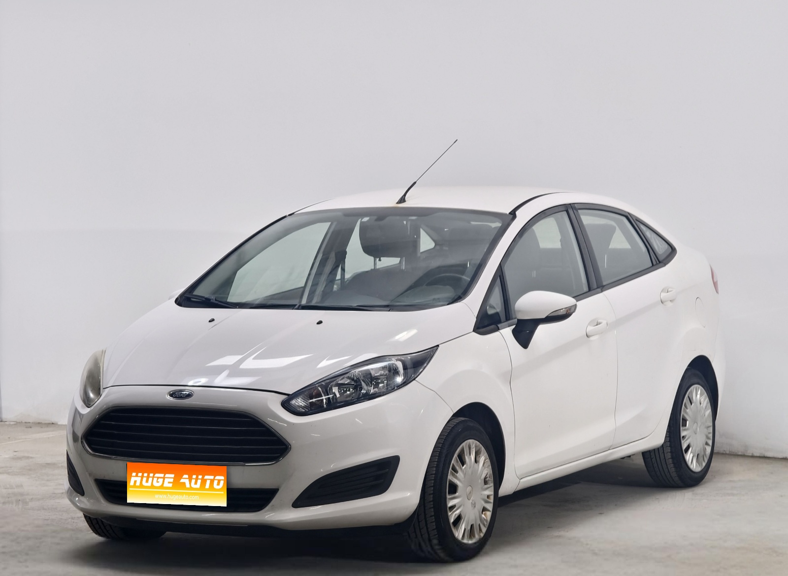 MY2013 Fiesta Sedan 1.5L MT Vogue 