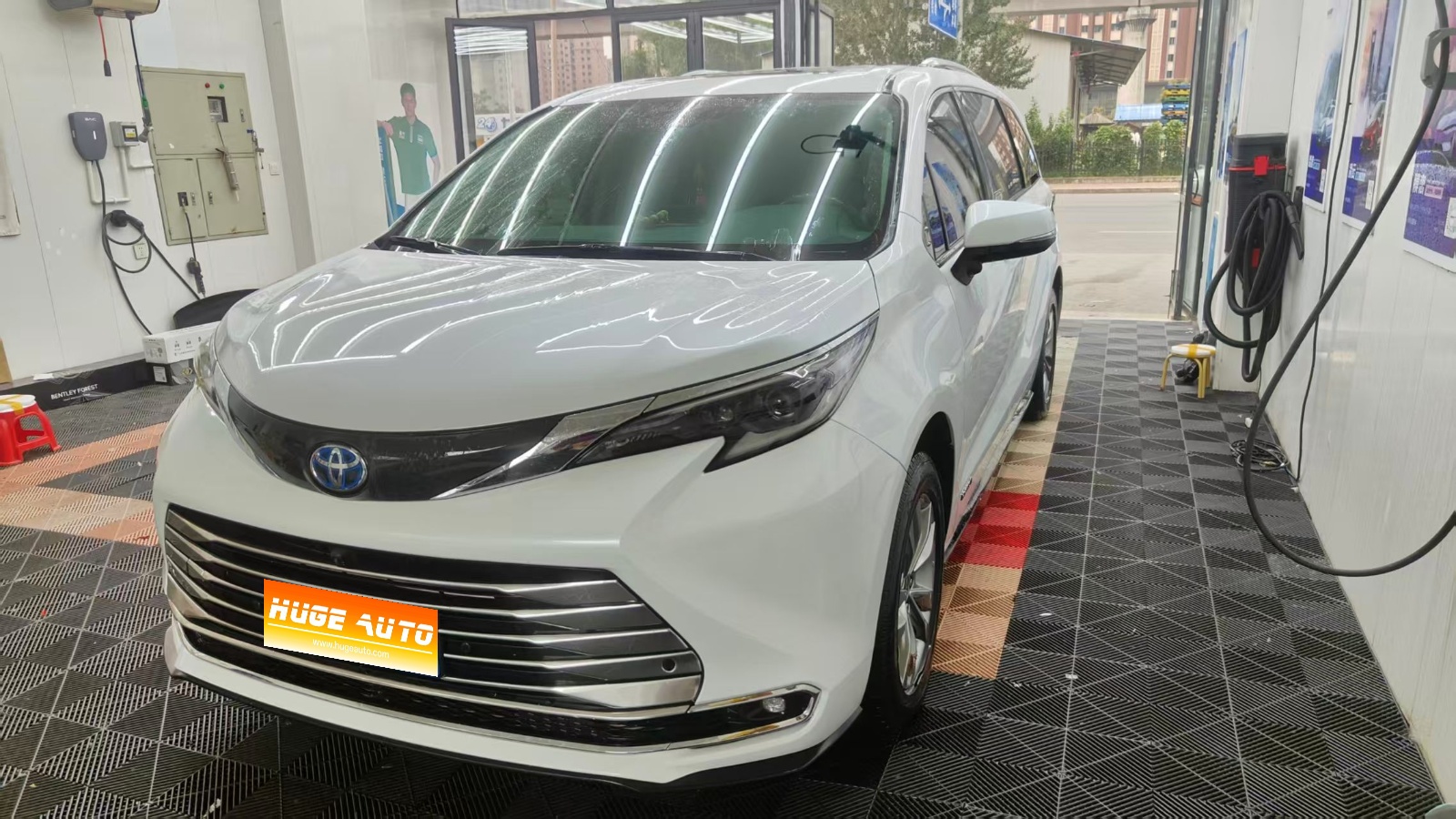2023款 赛那SIENNA 2.5L混动 舒适版