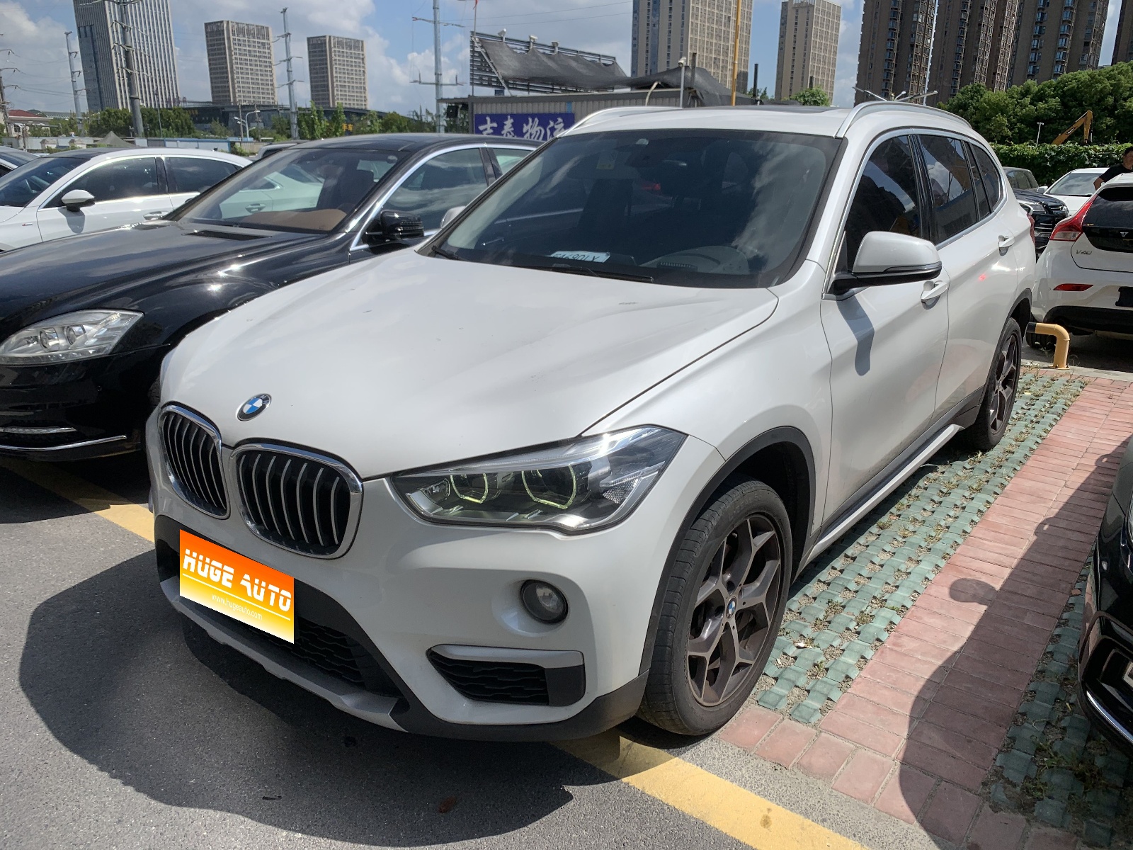 MY2019 BMW X1 sDrive18Li Exclusive Version 