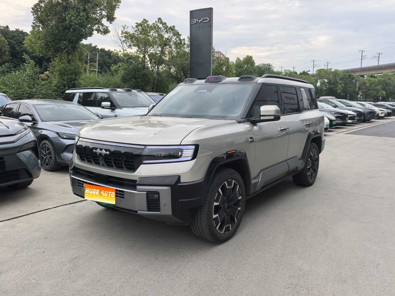 MY2025 Leopard 8 Intelligent Flagship 6-seat