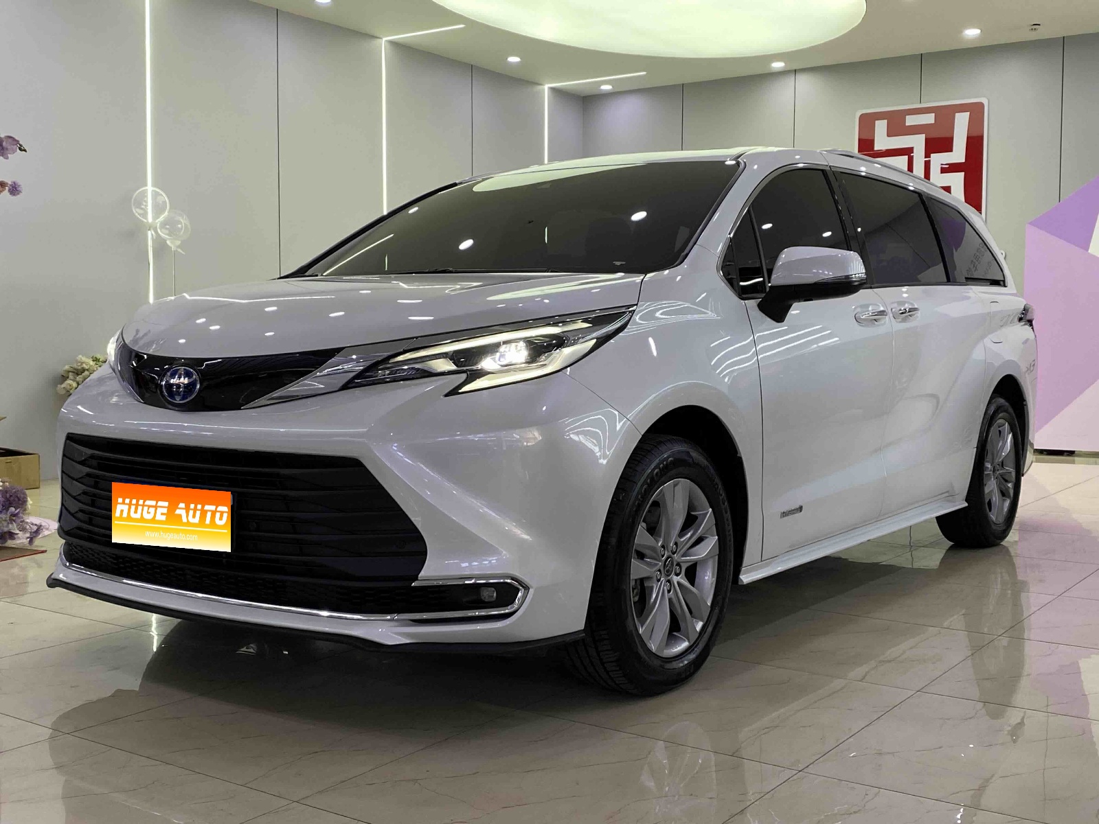 MY2023 SIENNA 2.5L Hybrid  Comfort