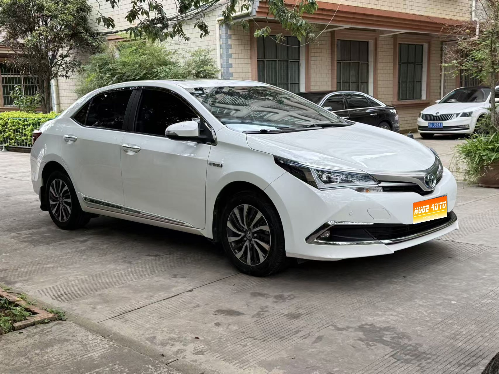 MY2017  Corolla   Facelift Hybrid 1.8L E-CVT Elite
