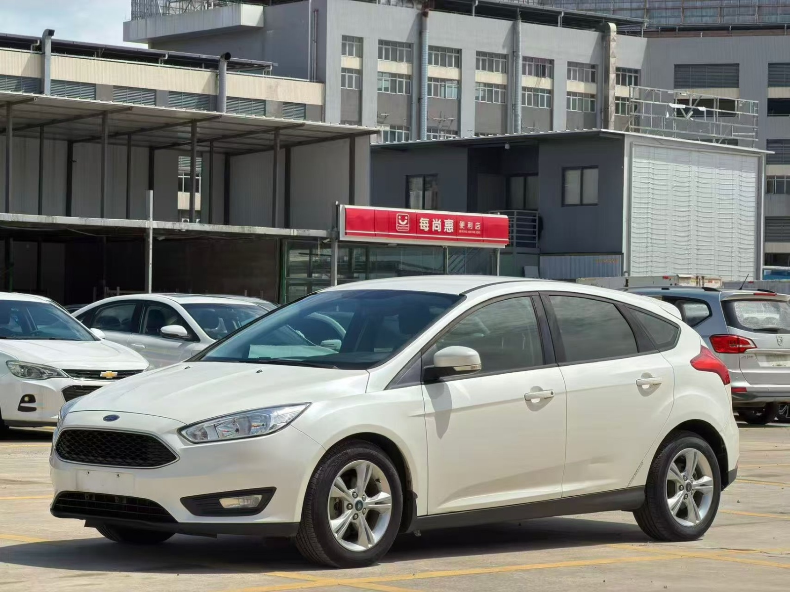 MY2015 Focus Hatchback 1.6L AT Fashion Version 