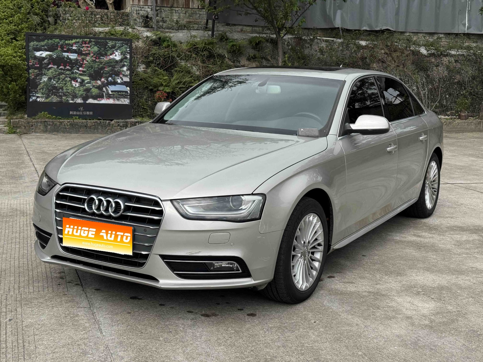 2015款 奥迪A4L 35 TFSI 自动标准型