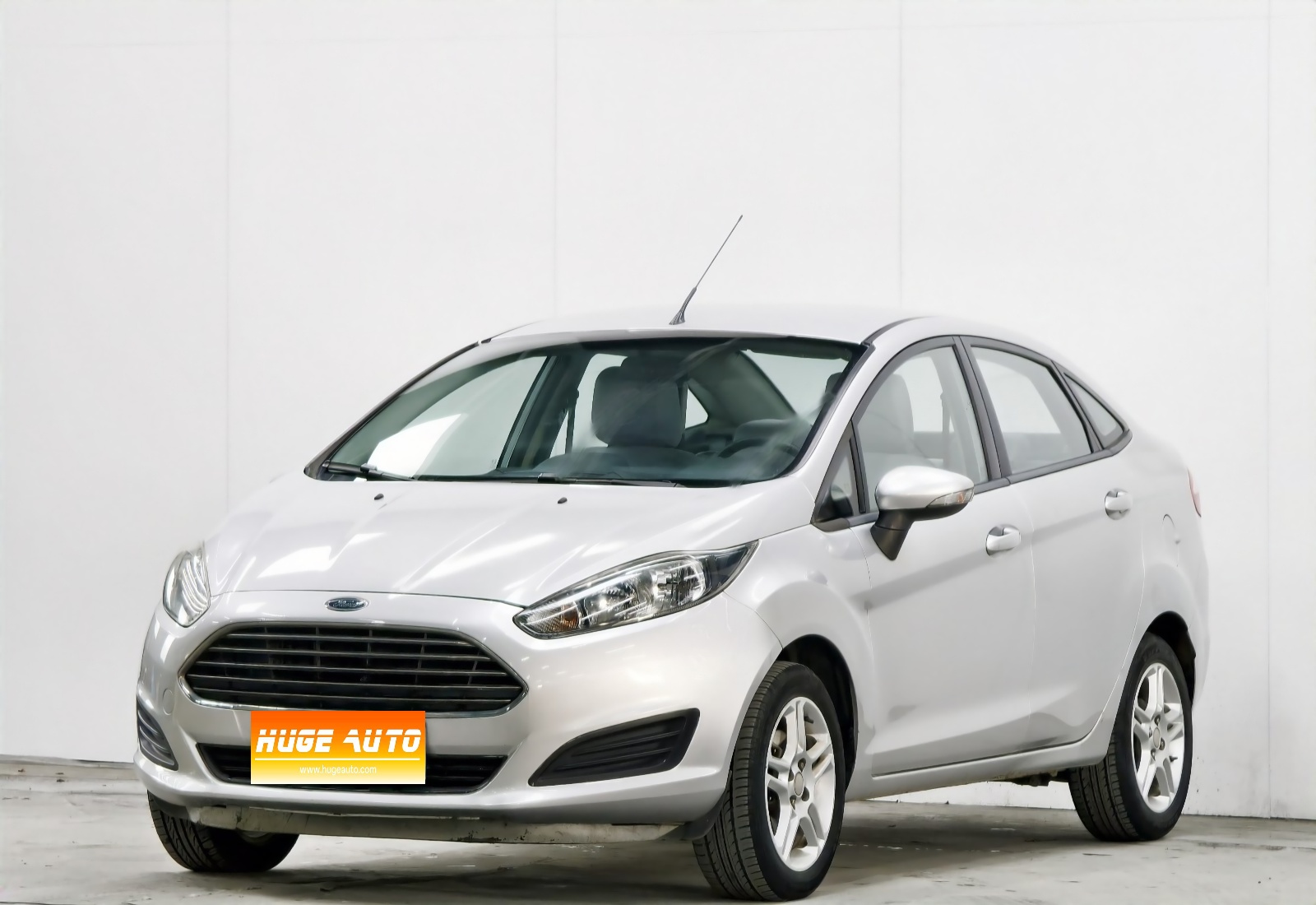 MY2013 Fiesta Sedan 1.5L MT Fashion 