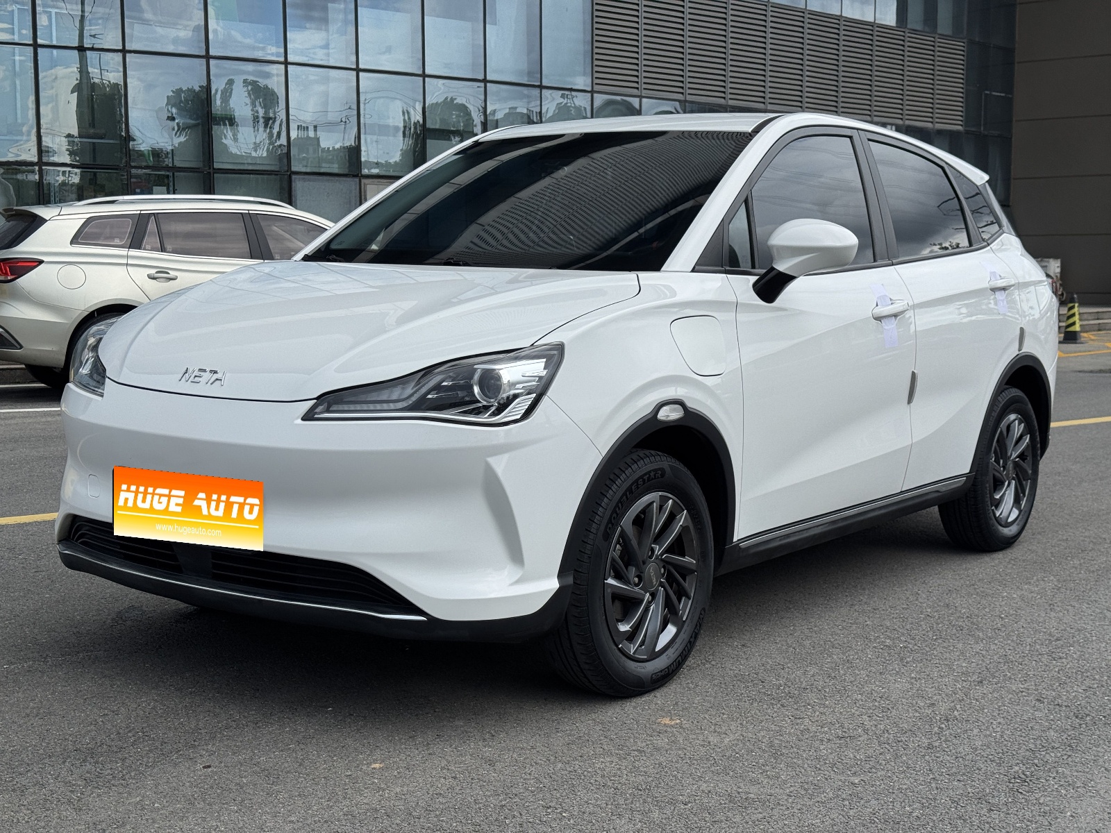 2022款 哪吒V 潮 300 行业定制版