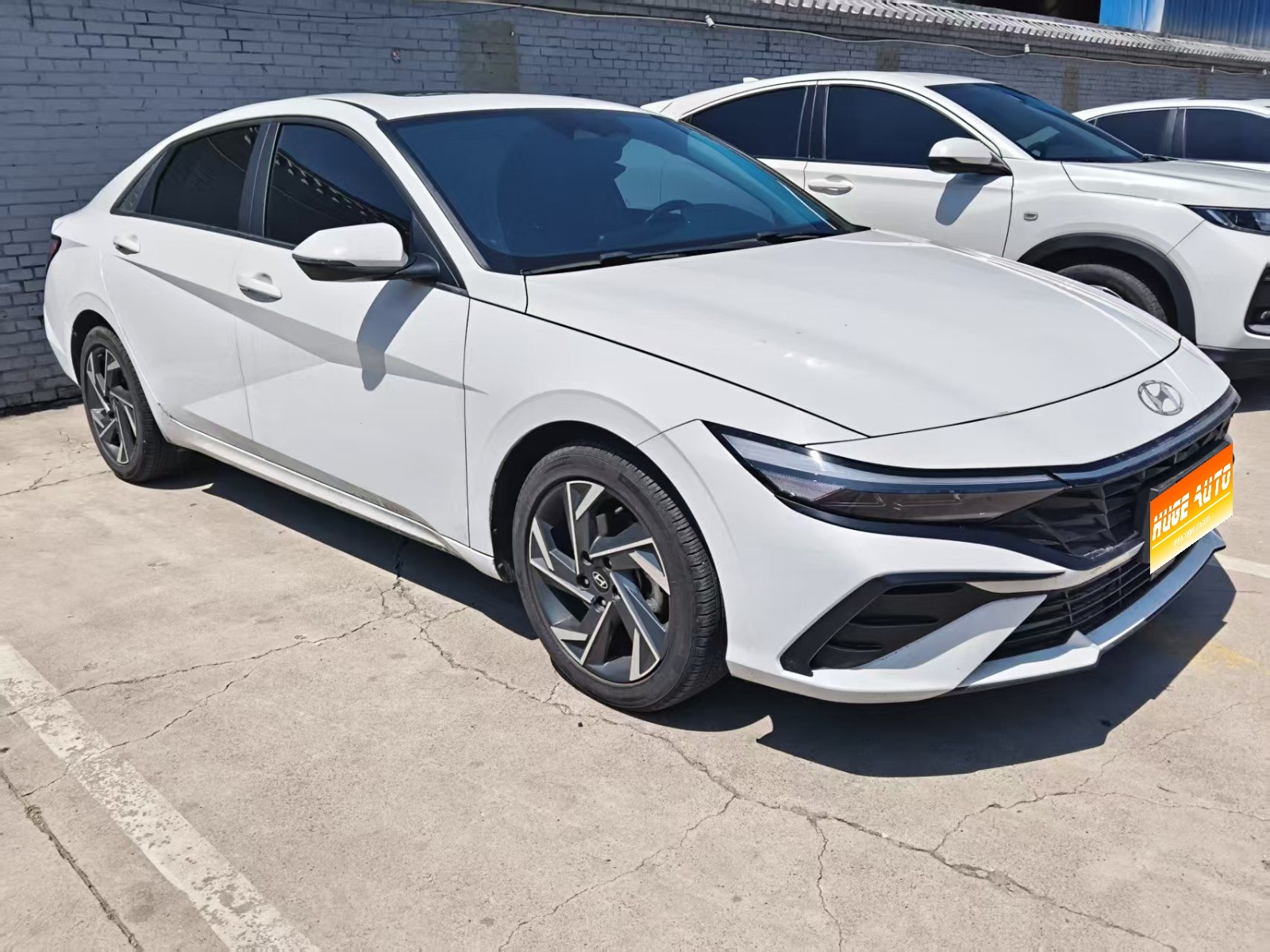 MY2023  Elantra (Gen3-4)  1.5L CVT LUX Luxury