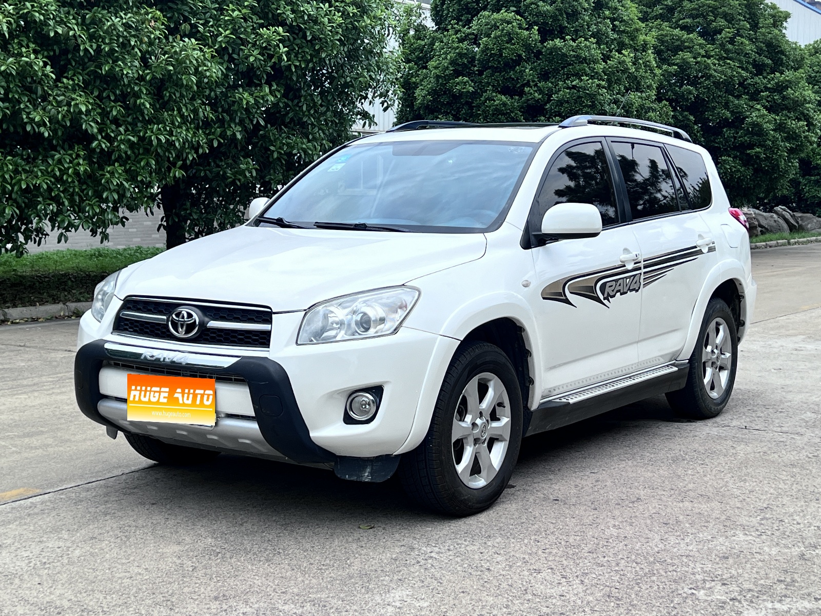 MY2010 RAV4 2.4L AT Luxury Upgraded