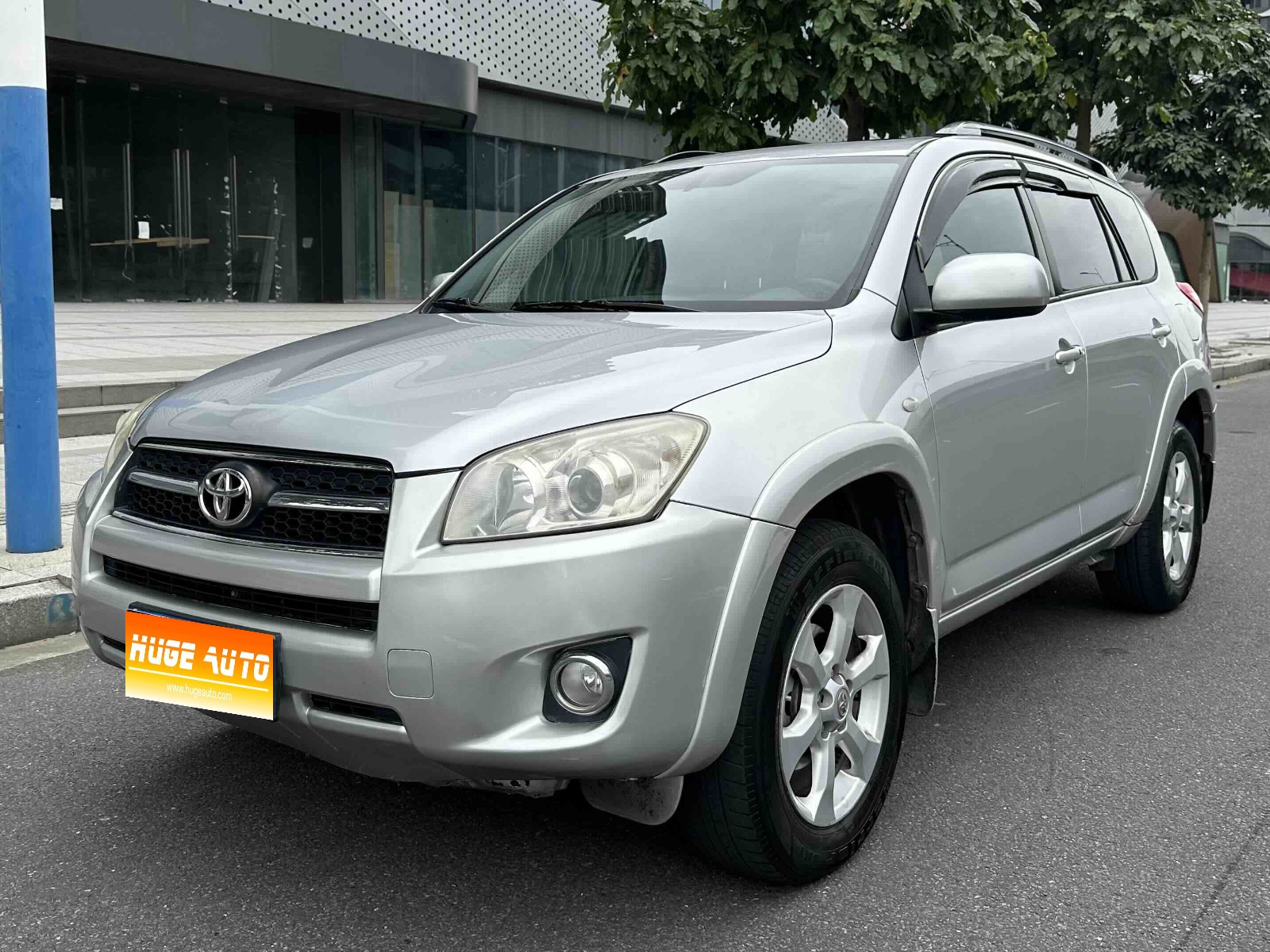 2011款 RAV4荣放 2.4L 自动四驱至臻导航版