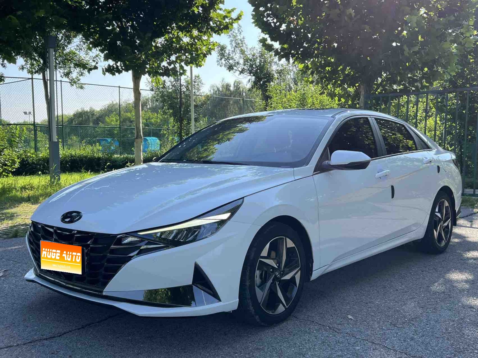 MY2022  Elantra (Gen3-4)  1.5L CVT LUX Luxury