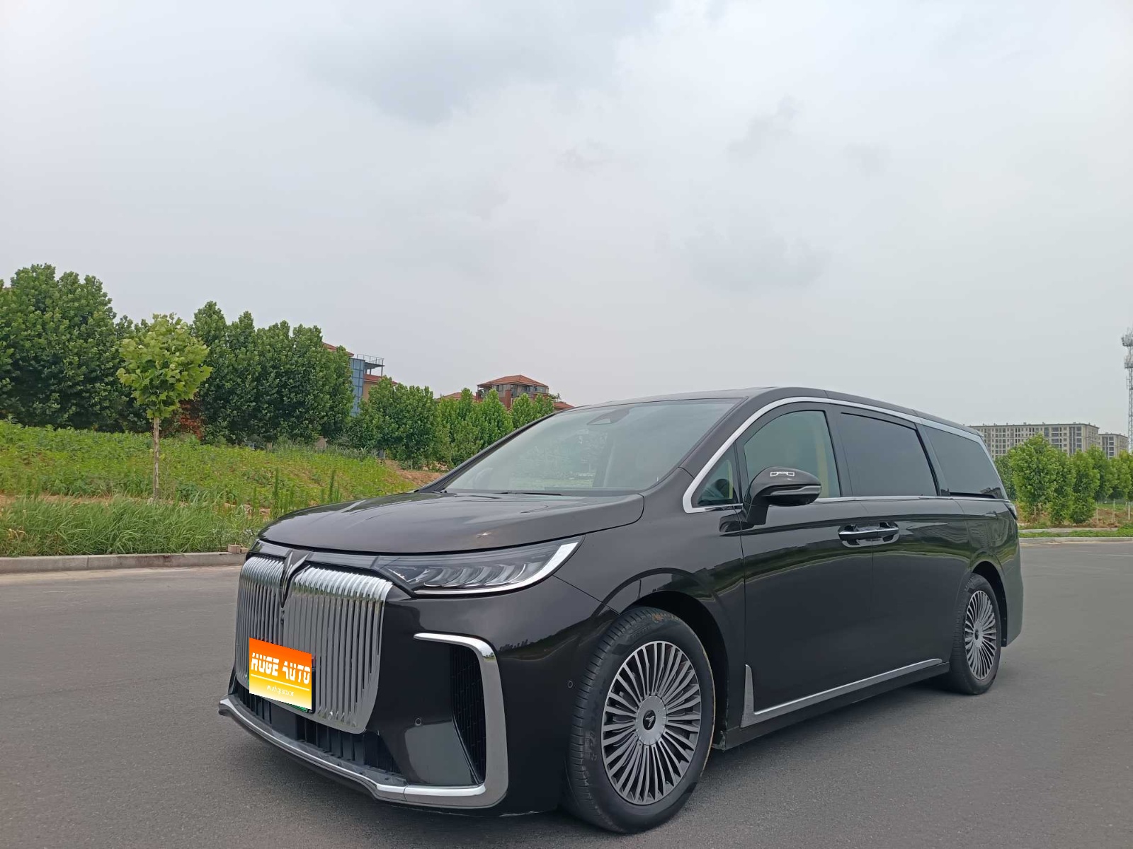 MY2025 VOYAH Dreamer PHEV 4WD Flagship Kunpeng