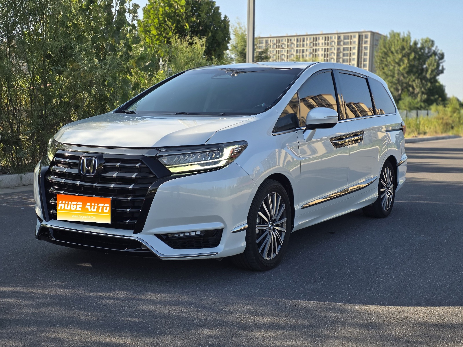 MY2024 ELYSION 2.0L e:HEV Luxury Version