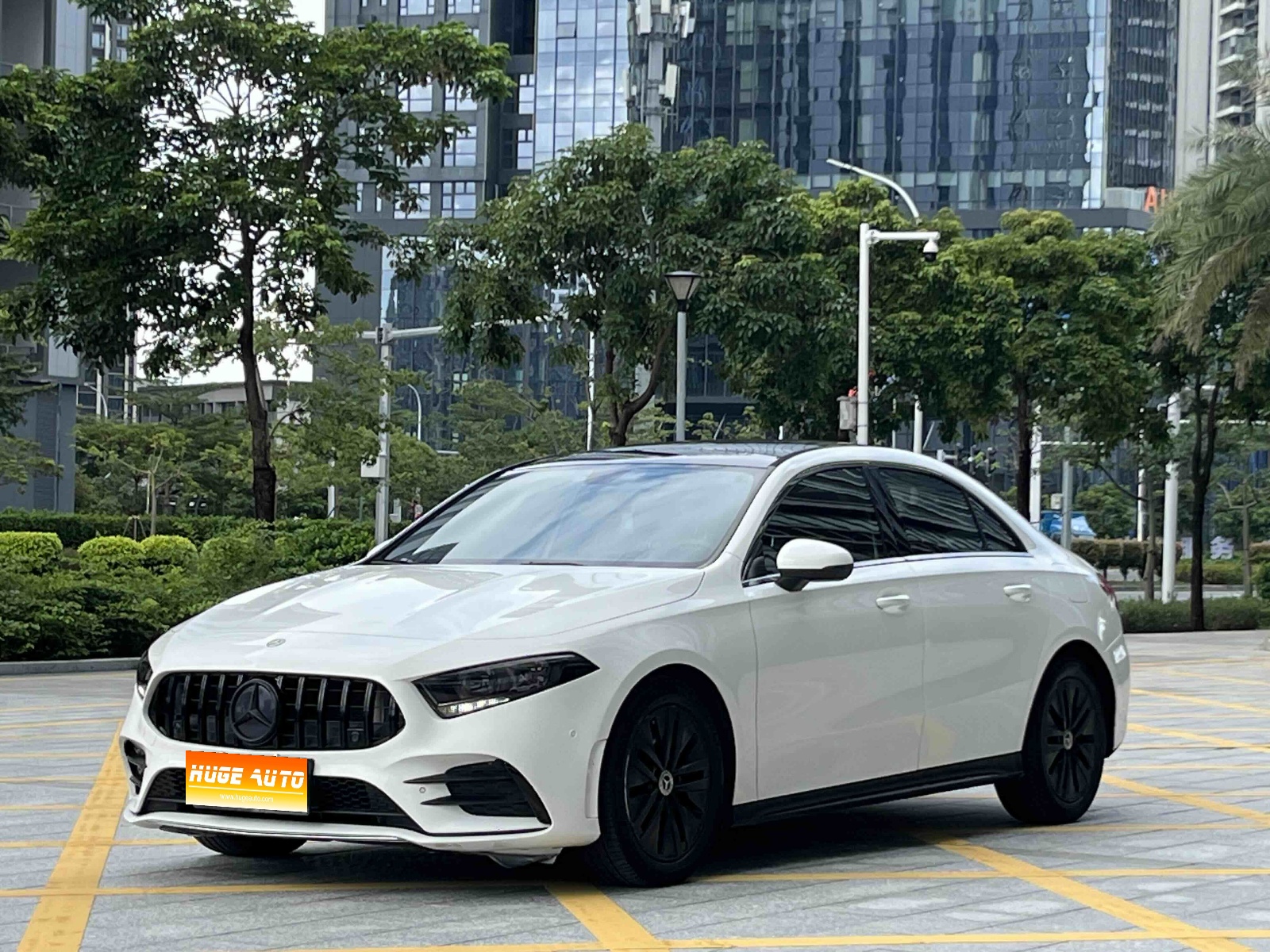 2019款 奔驰A级 A 180 L 运动轿车