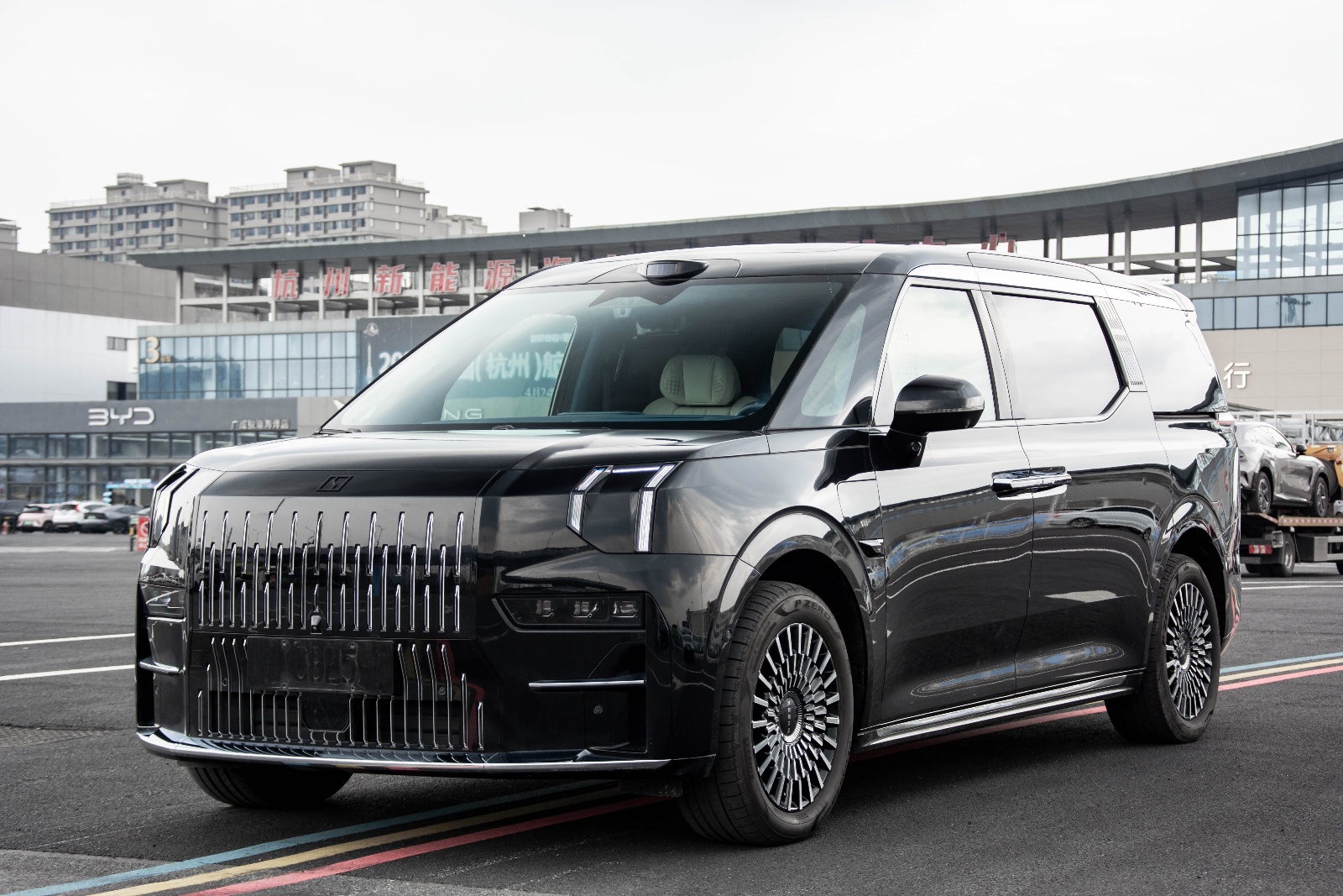 MY2024 ZEEKR009 Executive 4WD-6 seats 108KWH