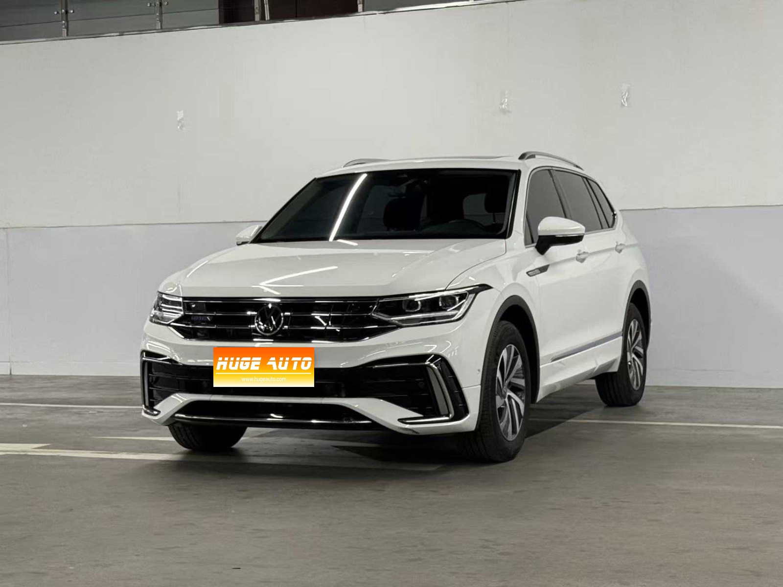 MY2023 Tiguan L PHEV 430 Distinguished