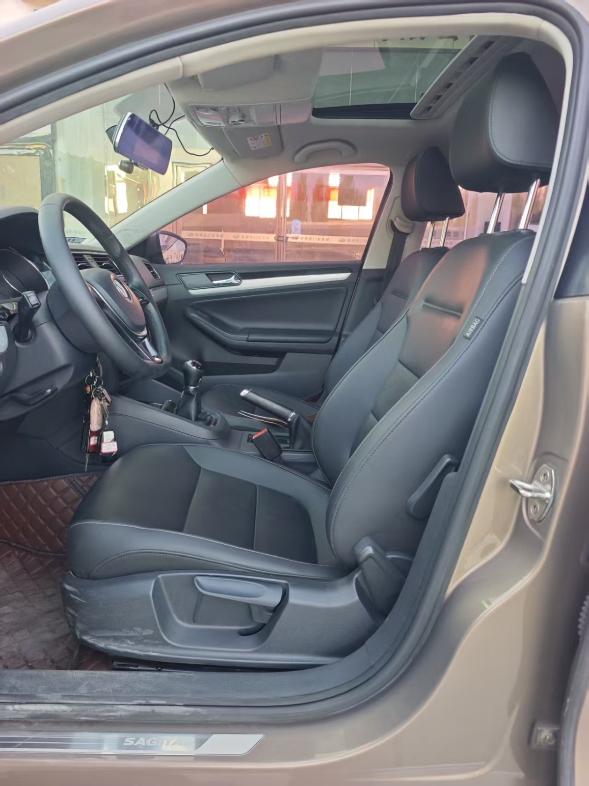 2014款 速腾 改款 1.6L 手动舒适型